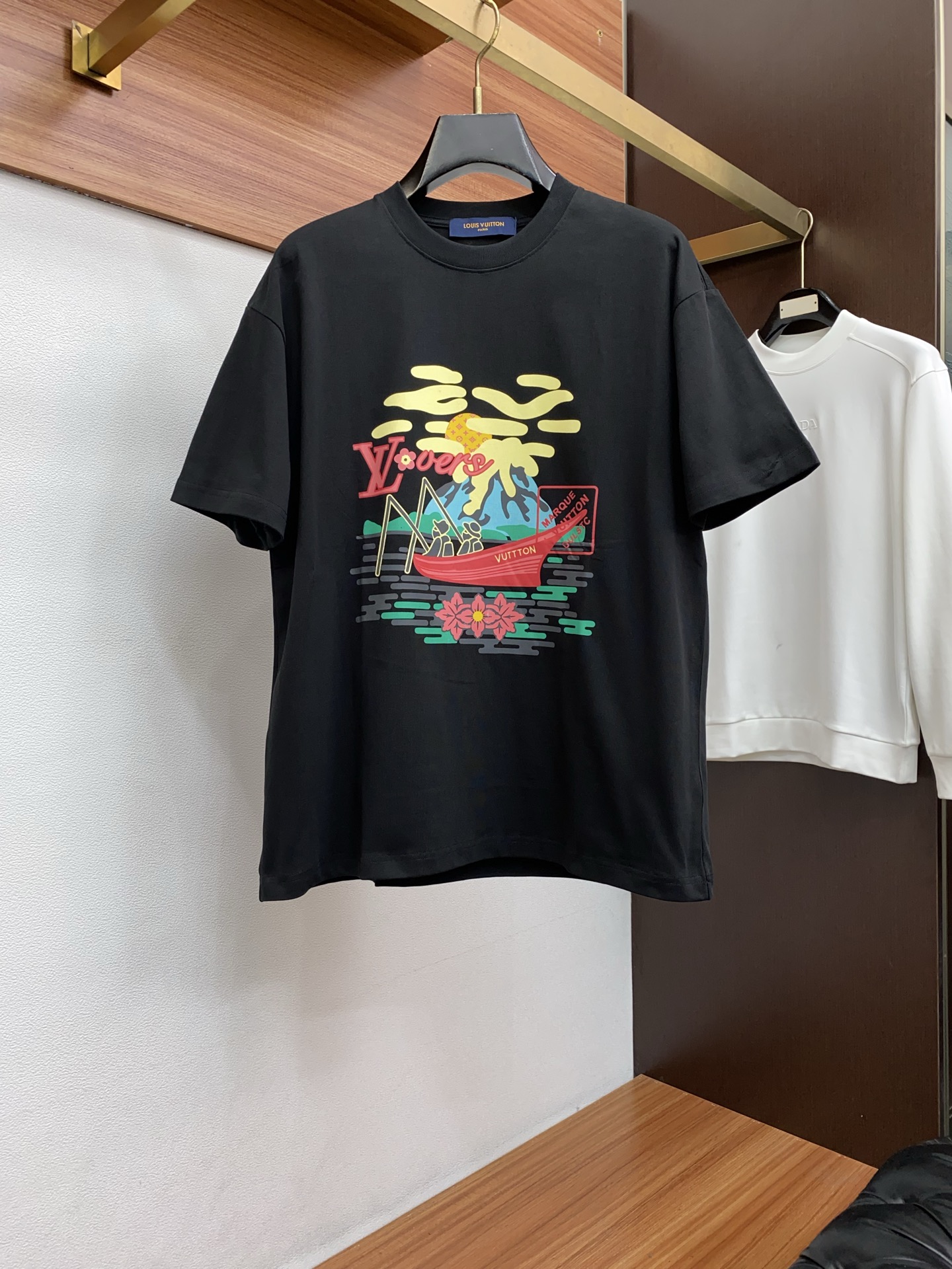 。🩵 1v路易威登 26SS春夏新款 纯棉质圆领短袖 男士基础款纯白专柜短袖T恤衫！贸易公司渠道稀出，同