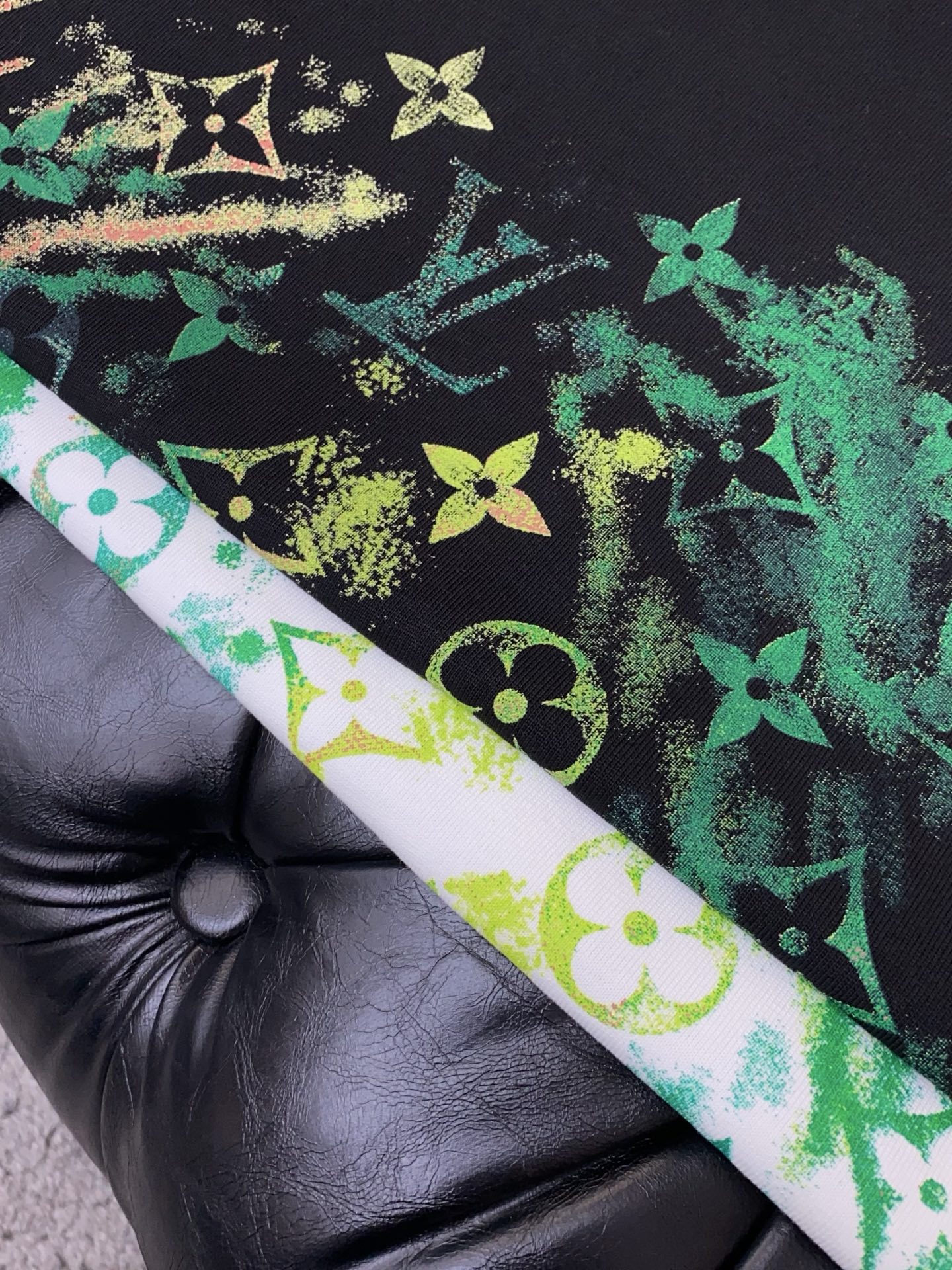 。🩵1v路易威登 26SS春夏新款 纯棉质圆领短袖 男士基础款纯白专柜短袖T恤衫！贸易公司渠道稀出，同步