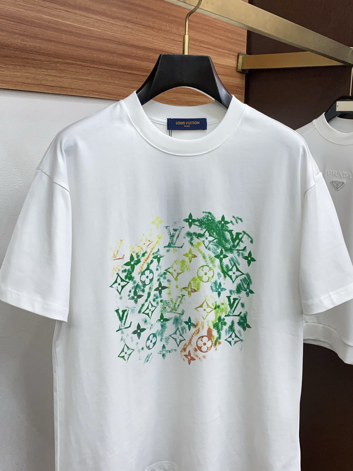 。🩵1v路易威登 26SS春夏新款 纯棉质圆领短袖 男士基础款纯白专柜短袖T恤衫！贸易公司渠道稀出，同步