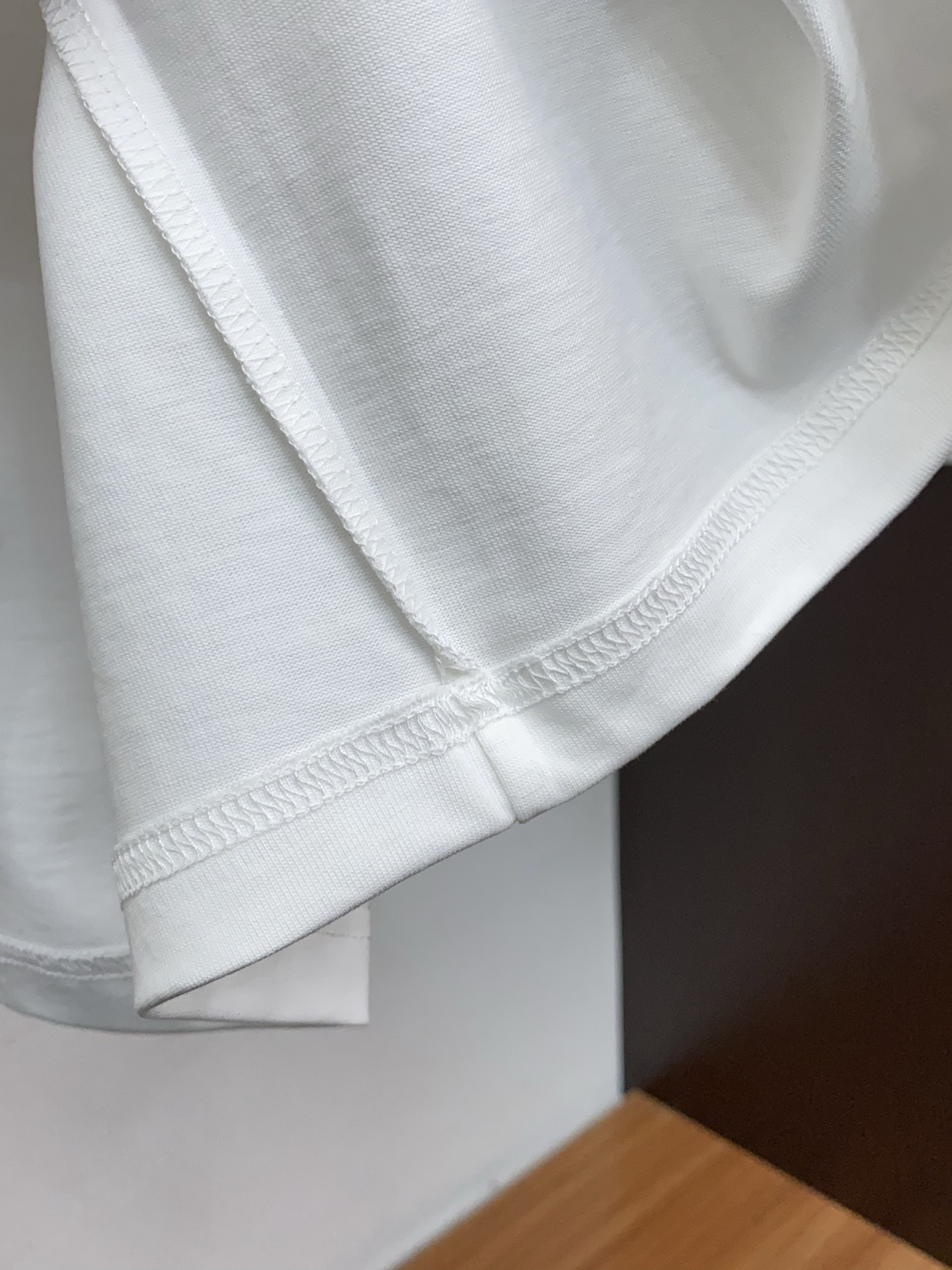 。🩵1v路易威登 26SS春夏新款 纯棉质圆领短袖 男士基础款纯白专柜短袖T恤衫！贸易公司渠道稀出，同步