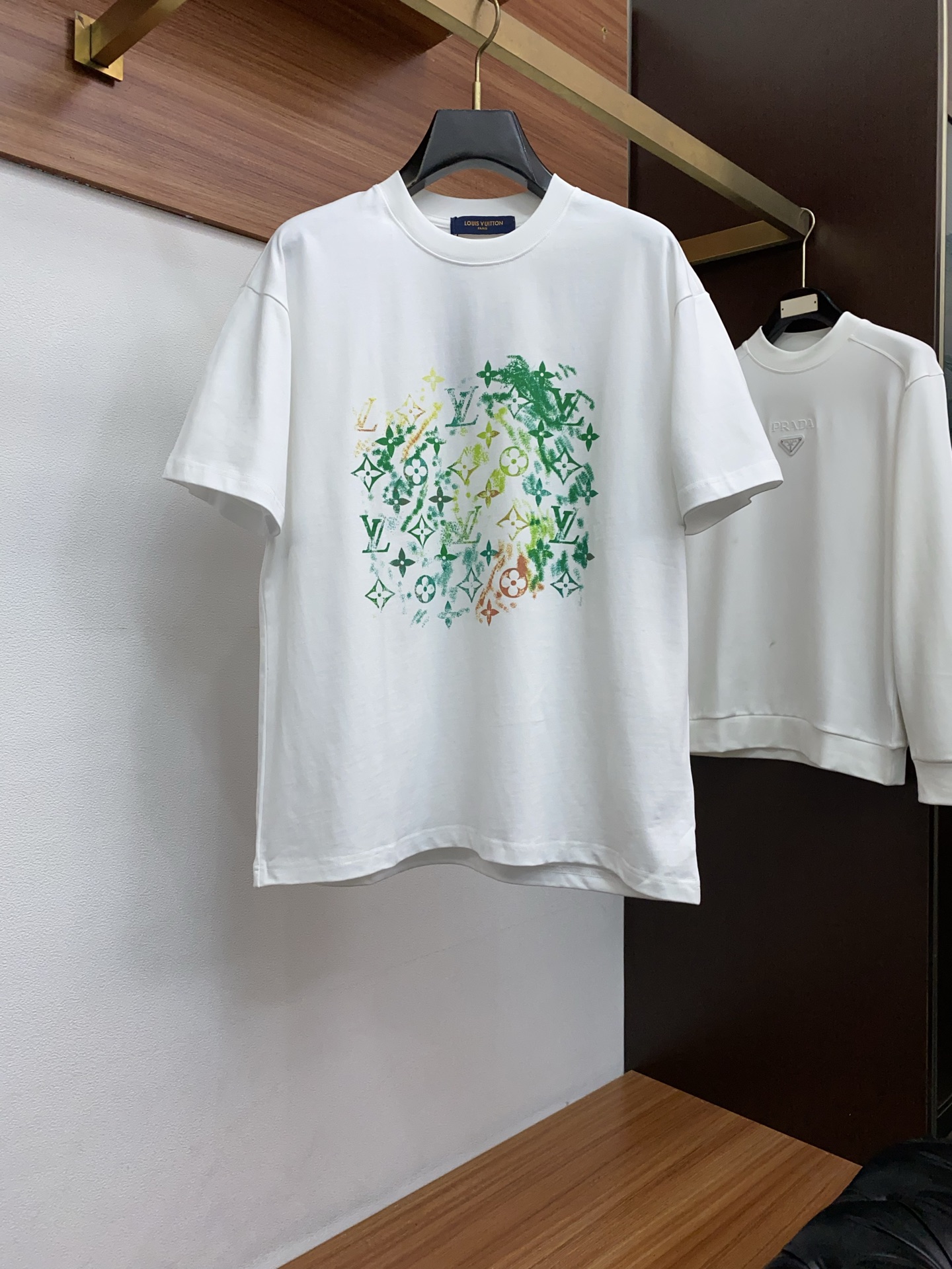 。🩵1v路易威登 26SS春夏新款 纯棉质圆领短袖 男士基础款纯白专柜短袖T恤衫！贸易公司渠道稀出，同步