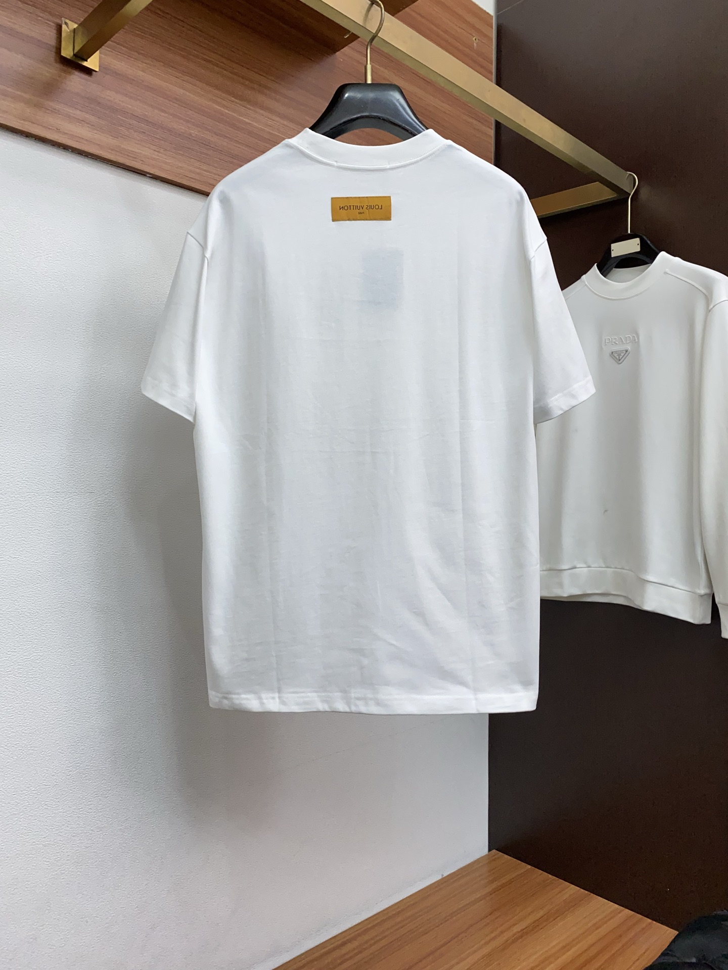 。🩵1v路易威登 26SS春夏新款 纯棉质圆领短袖 男士基础款纯白专柜短袖T恤衫！贸易公司渠道稀出，同步