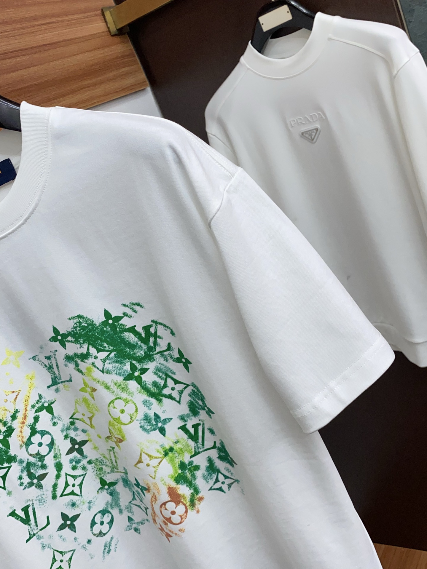 。🩵1v路易威登 26SS春夏新款 纯棉质圆领短袖 男士基础款纯白专柜短袖T恤衫！贸易公司渠道稀出，同步