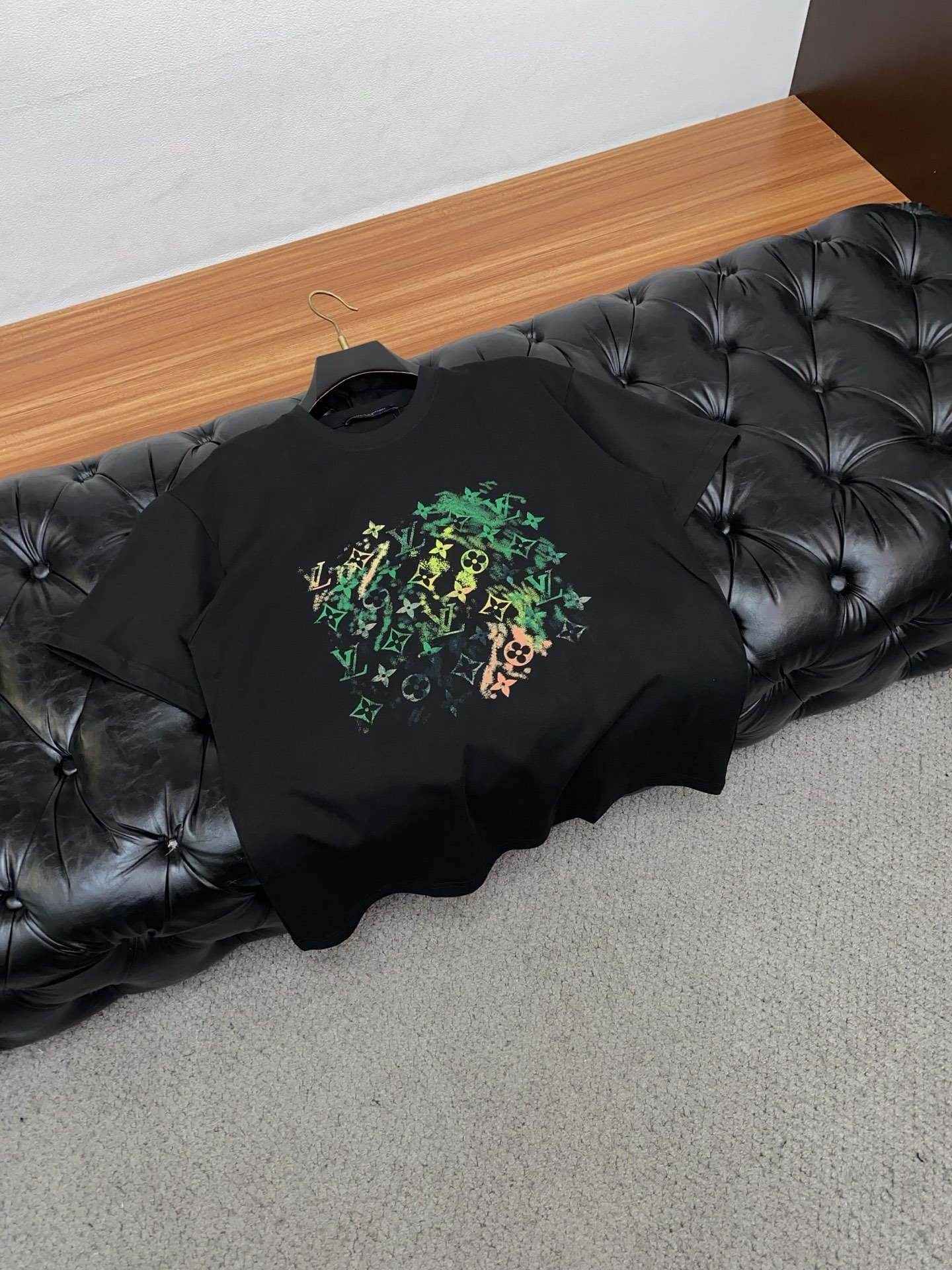 。🩵1v路易威登 26SS春夏新款 纯棉质圆领短袖 男士基础款纯白专柜短袖T恤衫！贸易公司渠道稀出，同步