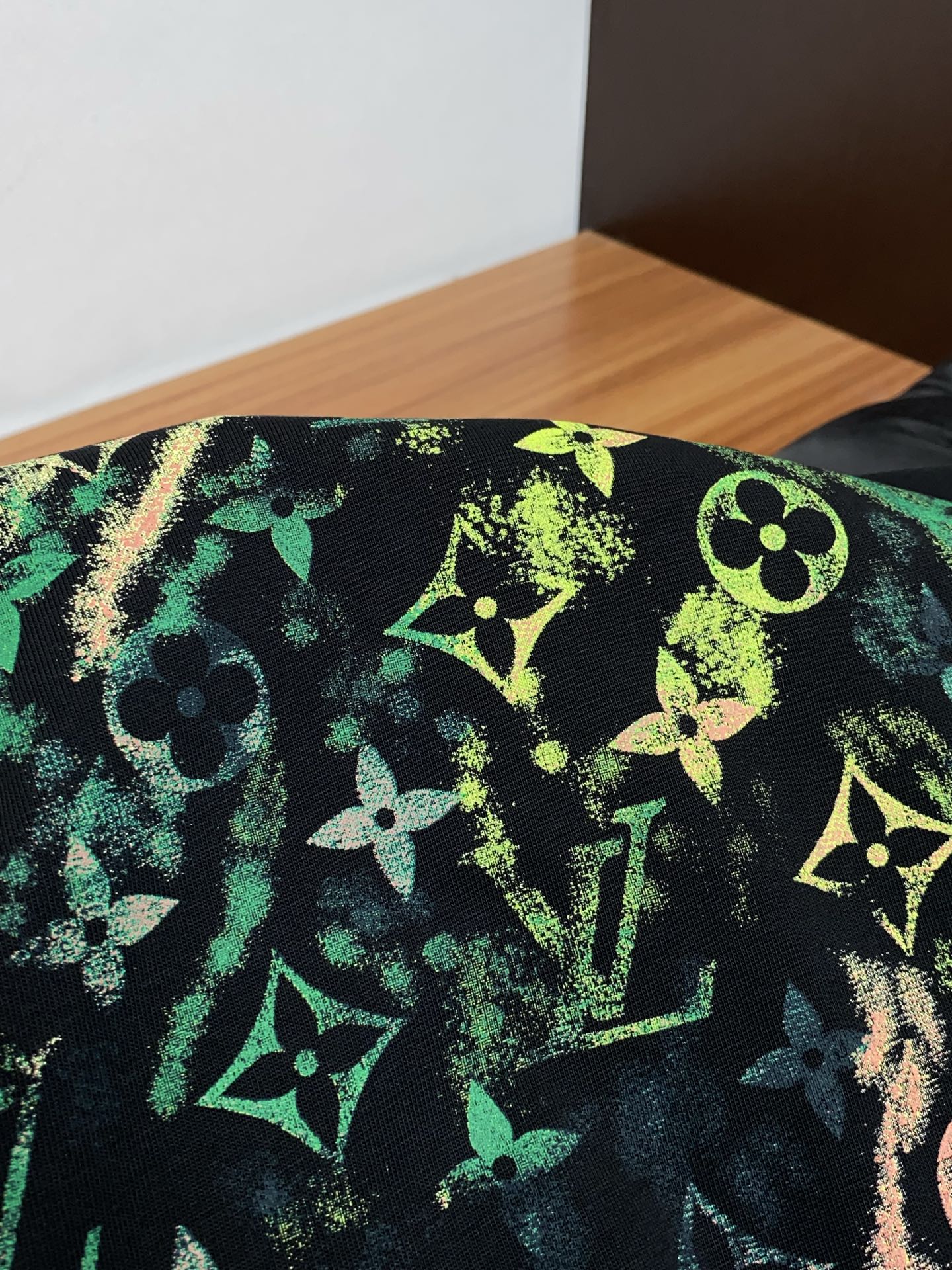 。🩵1v路易威登 26SS春夏新款 纯棉质圆领短袖 男士基础款纯白专柜短袖T恤衫！贸易公司渠道稀出，同步