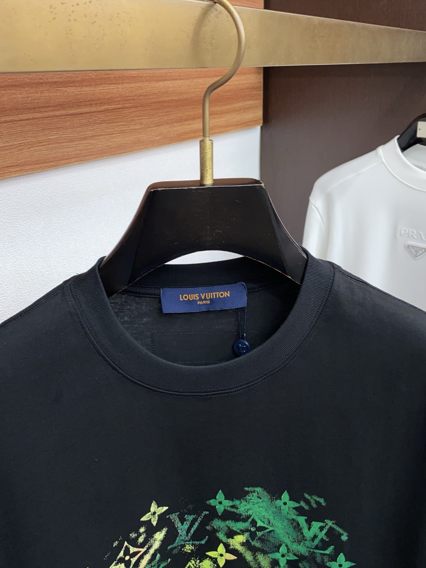 。🩵1v路易威登 26SS春夏新款 纯棉质圆领短袖 男士基础款纯白专柜短袖T恤衫！贸易公司渠道稀出，同步