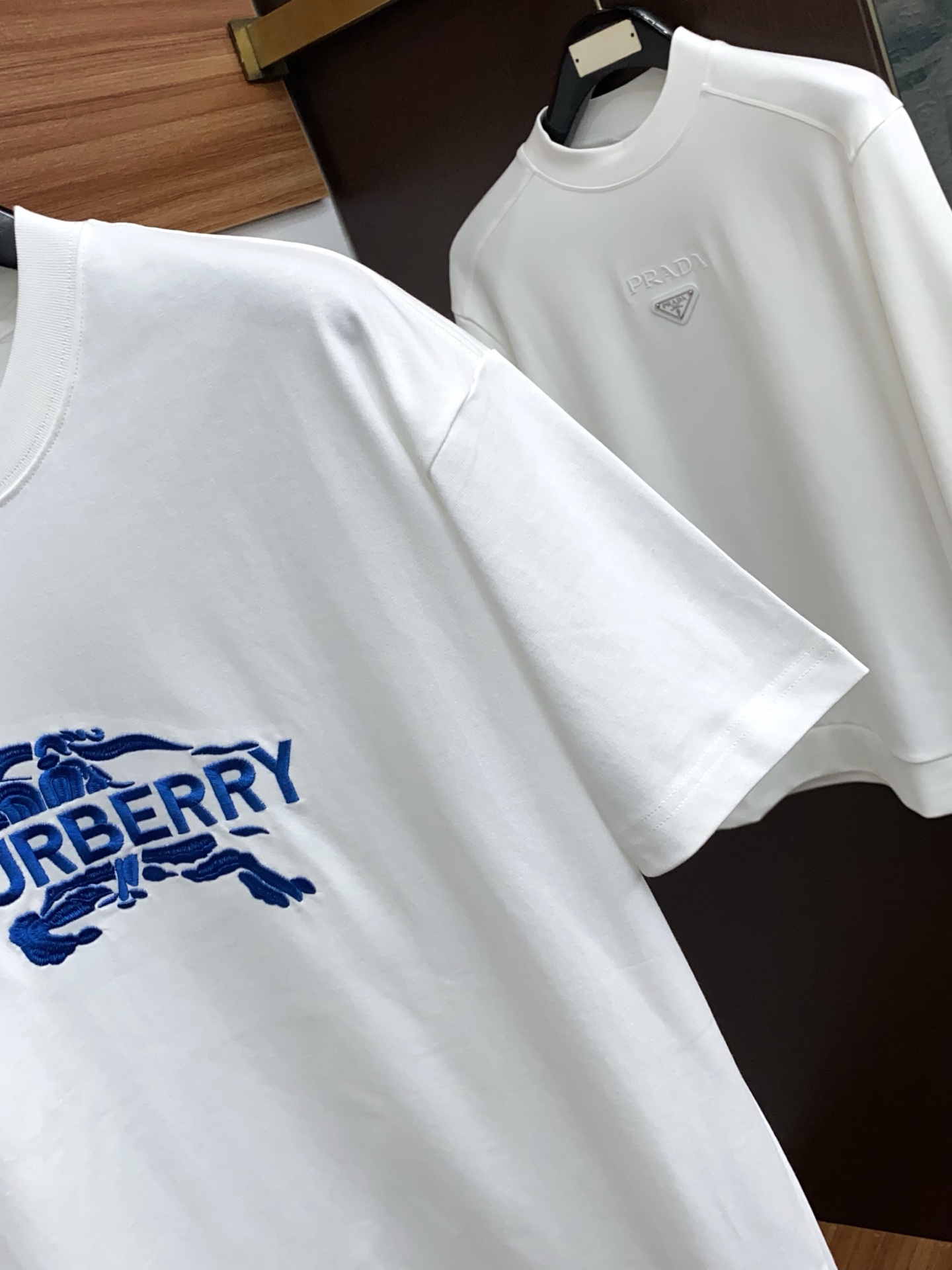 。🩵巴宝莉 26SS春夏新款 纯棉质圆领短袖 男士基础款纯白专柜短袖T恤衫！贸易公司渠道稀出，同步官网发