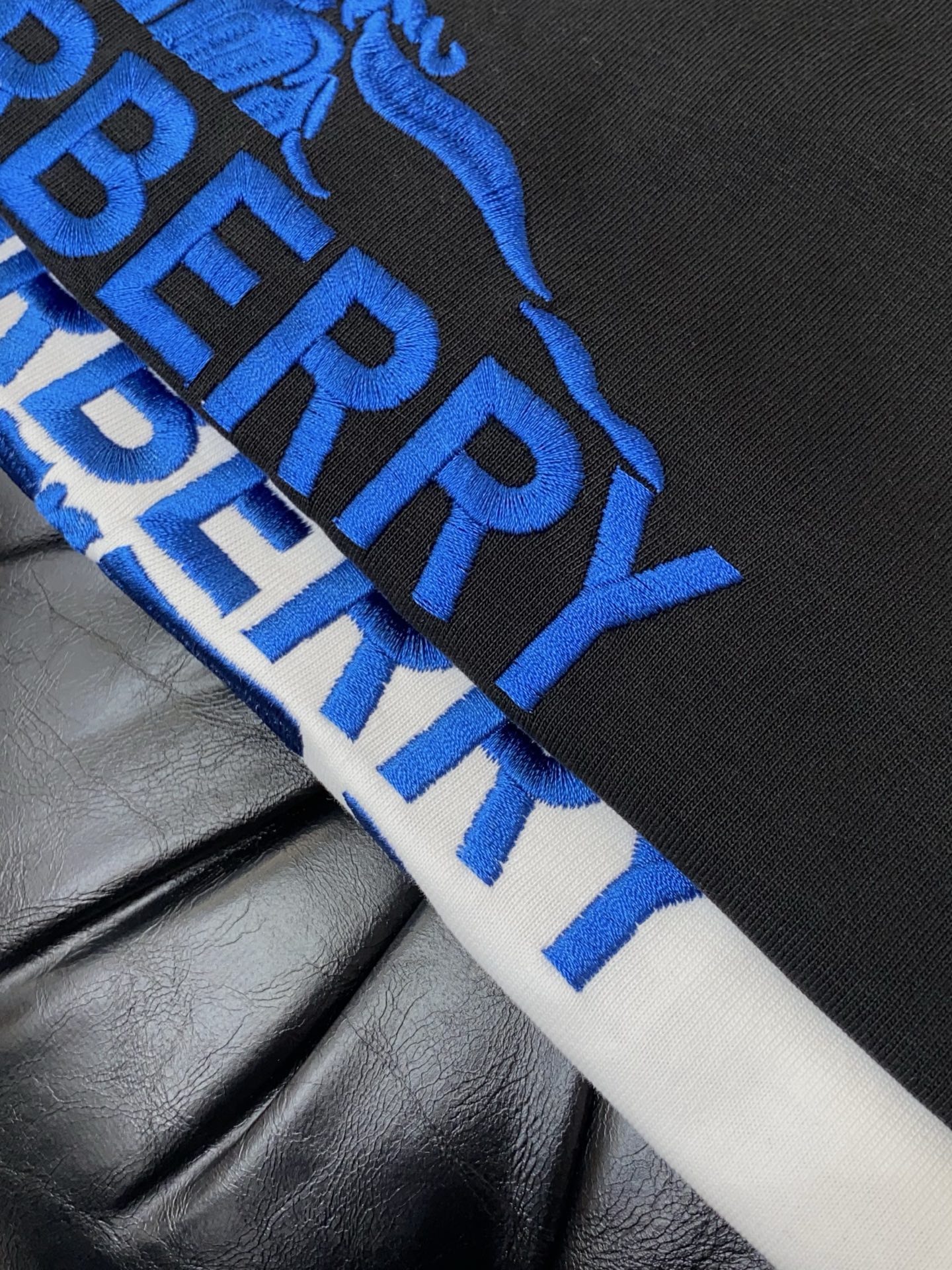 。🩵巴宝莉 26SS春夏新款 纯棉质圆领短袖 男士基础款纯白专柜短袖T恤衫！贸易公司渠道稀出，同步官网发