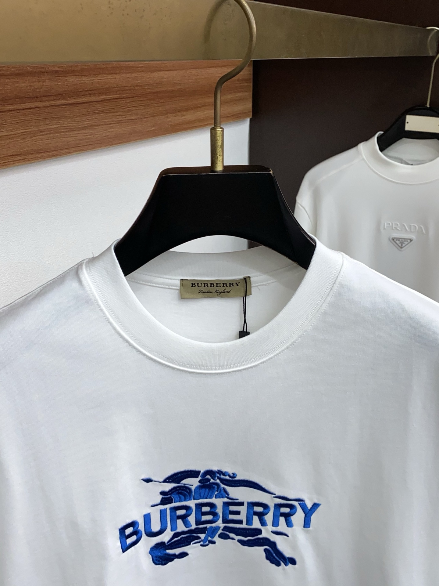 。🩵巴宝莉 26SS春夏新款 纯棉质圆领短袖 男士基础款纯白专柜短袖T恤衫！贸易公司渠道稀出，同步官网发