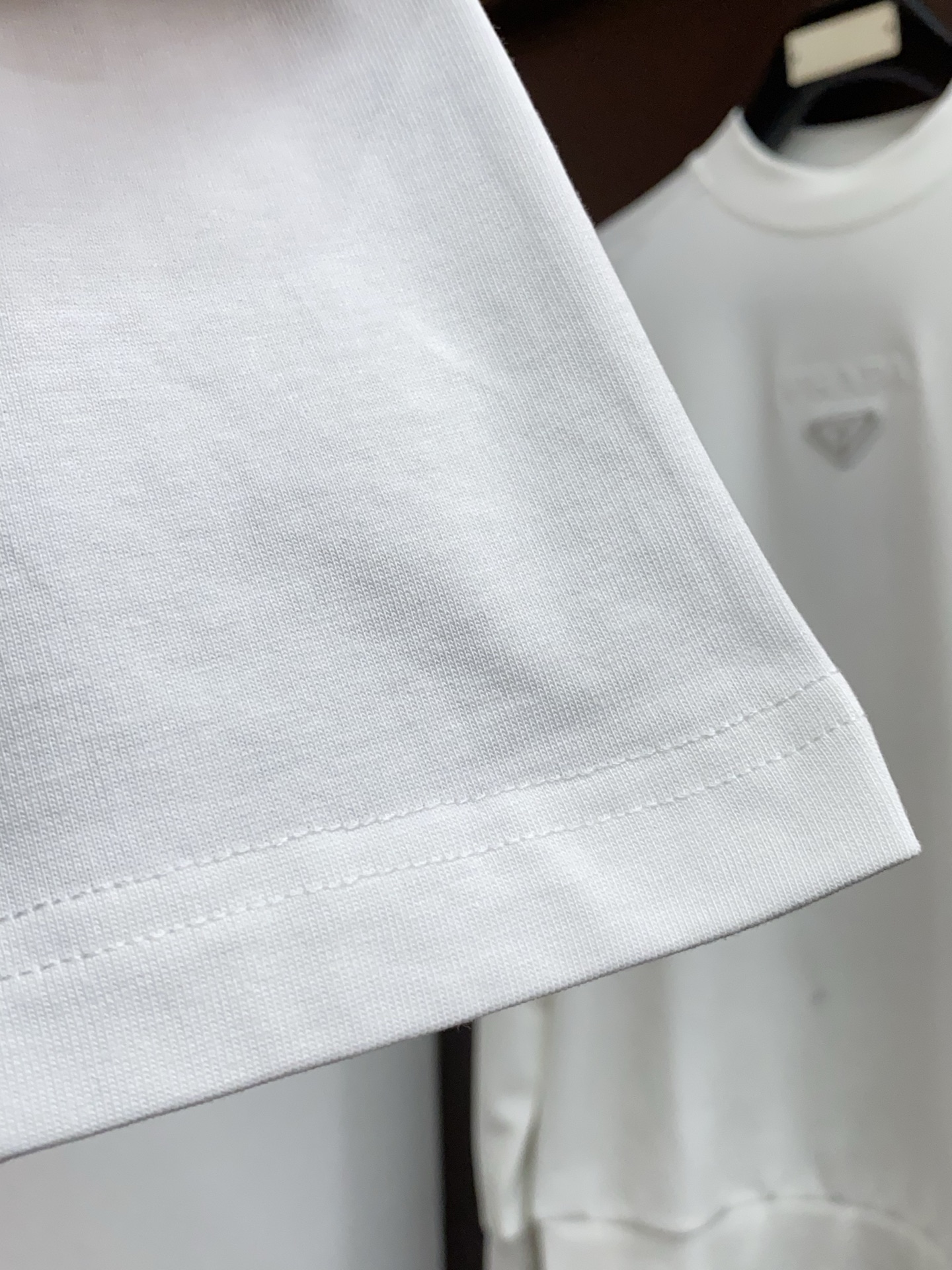 。🩵迪奥 26SS春夏新款 纯棉质圆领短袖 男士基础款纯白专柜短袖T恤衫！贸易公司渠道稀出，同步官网发售