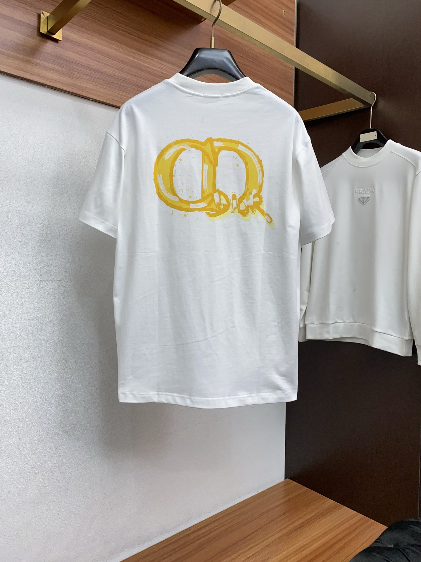 。🩵迪奥 26SS春夏新款 纯棉质圆领短袖 男士基础款纯白专柜短袖T恤衫！贸易公司渠道稀出，同步官网发售