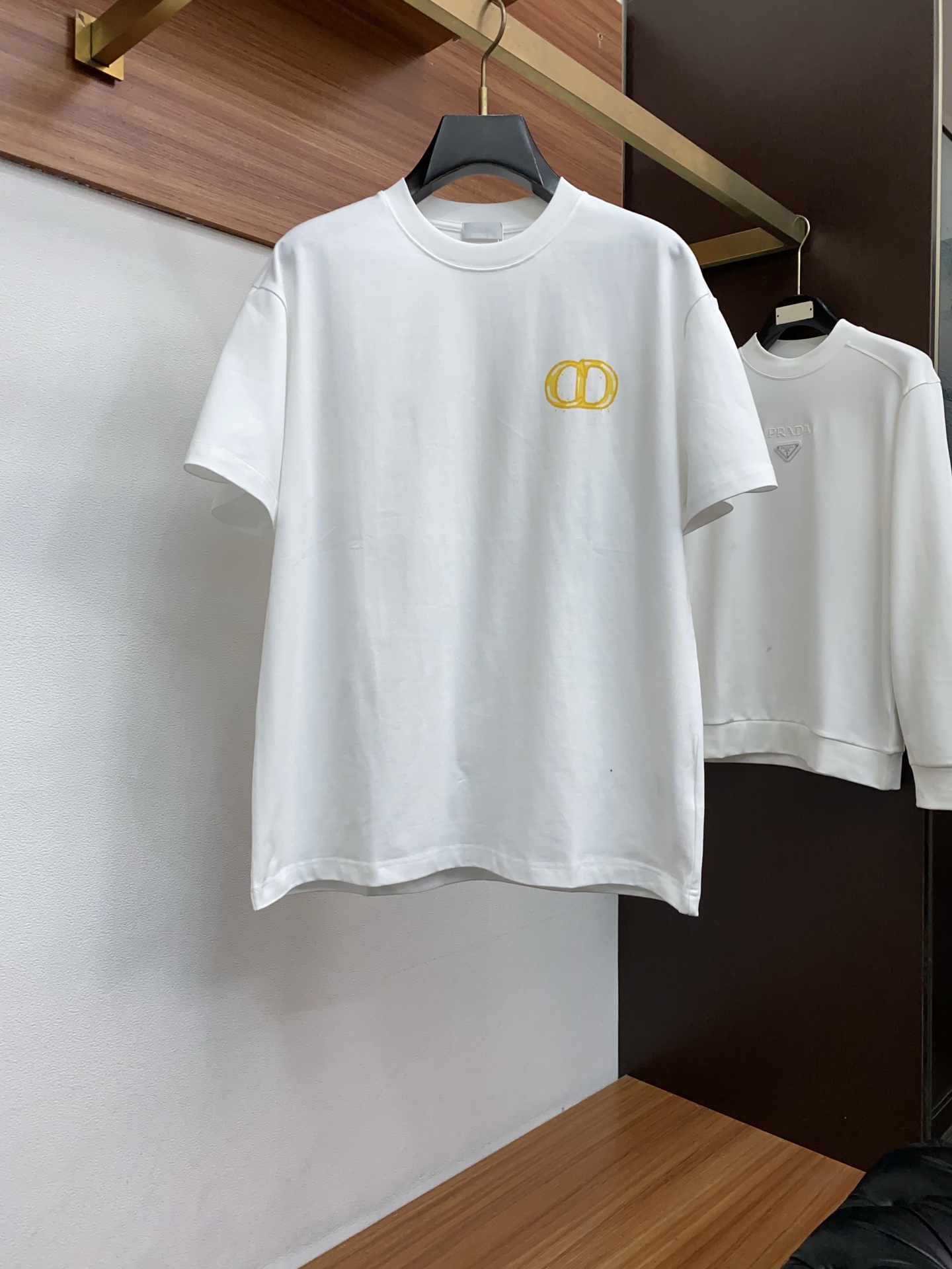 。🩵迪奥 26SS春夏新款 纯棉质圆领短袖 男士基础款纯白专柜短袖T恤衫！贸易公司渠道稀出，同步官网发售