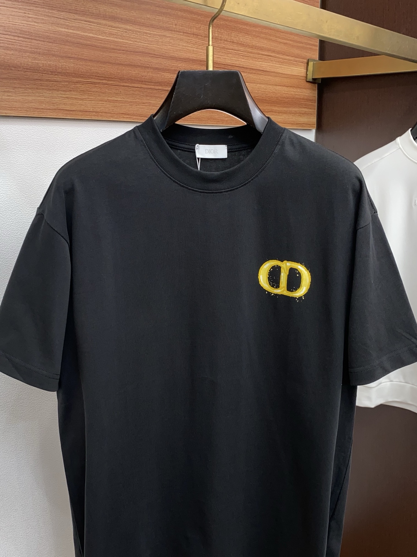 。🩵 迪奥 26SS春夏新款 纯棉质圆领短袖 男士基础款纯白专柜短袖T恤衫！贸易公司渠道稀出，同步官网发