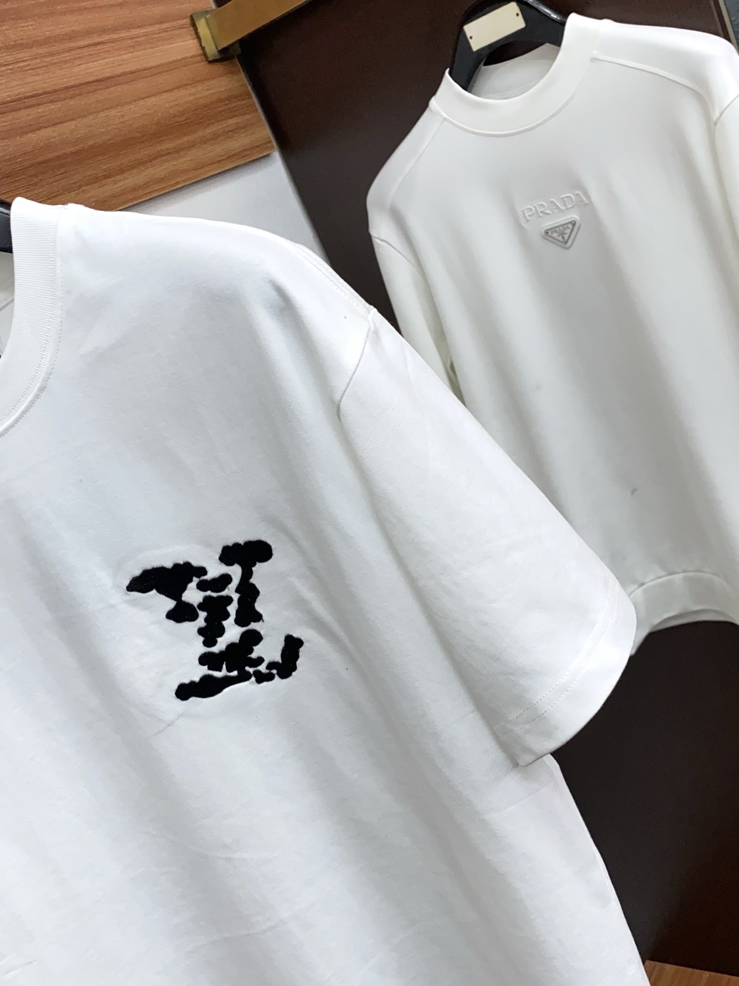 。🩵 1v路易威登 26SS春夏新款 纯棉质圆领短袖 男士基础款纯白专柜短袖T恤衫！贸易公司渠道稀出，同