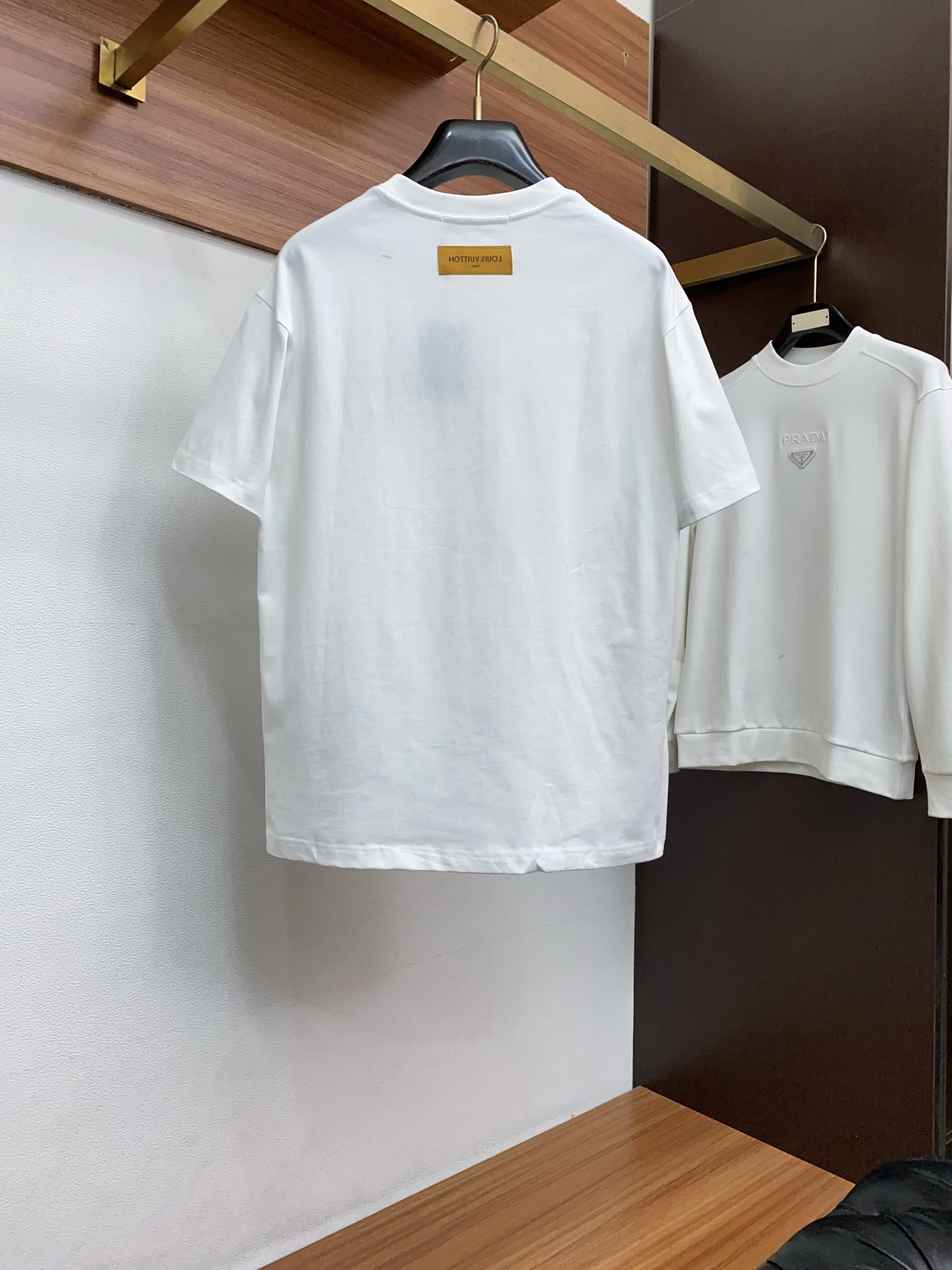 。🩵 1v路易威登 26SS春夏新款 纯棉质圆领短袖 男士基础款纯白专柜短袖T恤衫！贸易公司渠道稀出，同