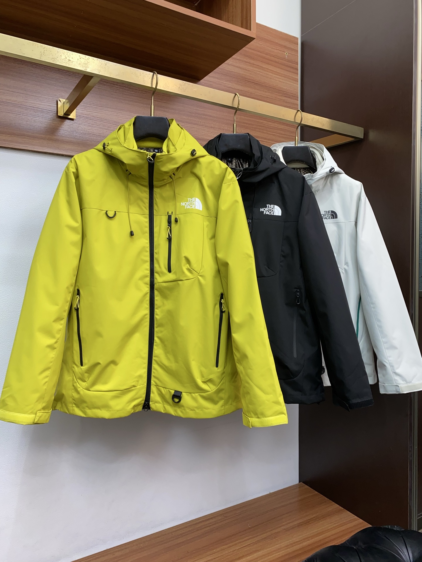 TheNorthFace北面冲锋衣2合1两件套户外徒步防风防水透汽外套+棉外套很推荐的一款户外冲锋衣版型