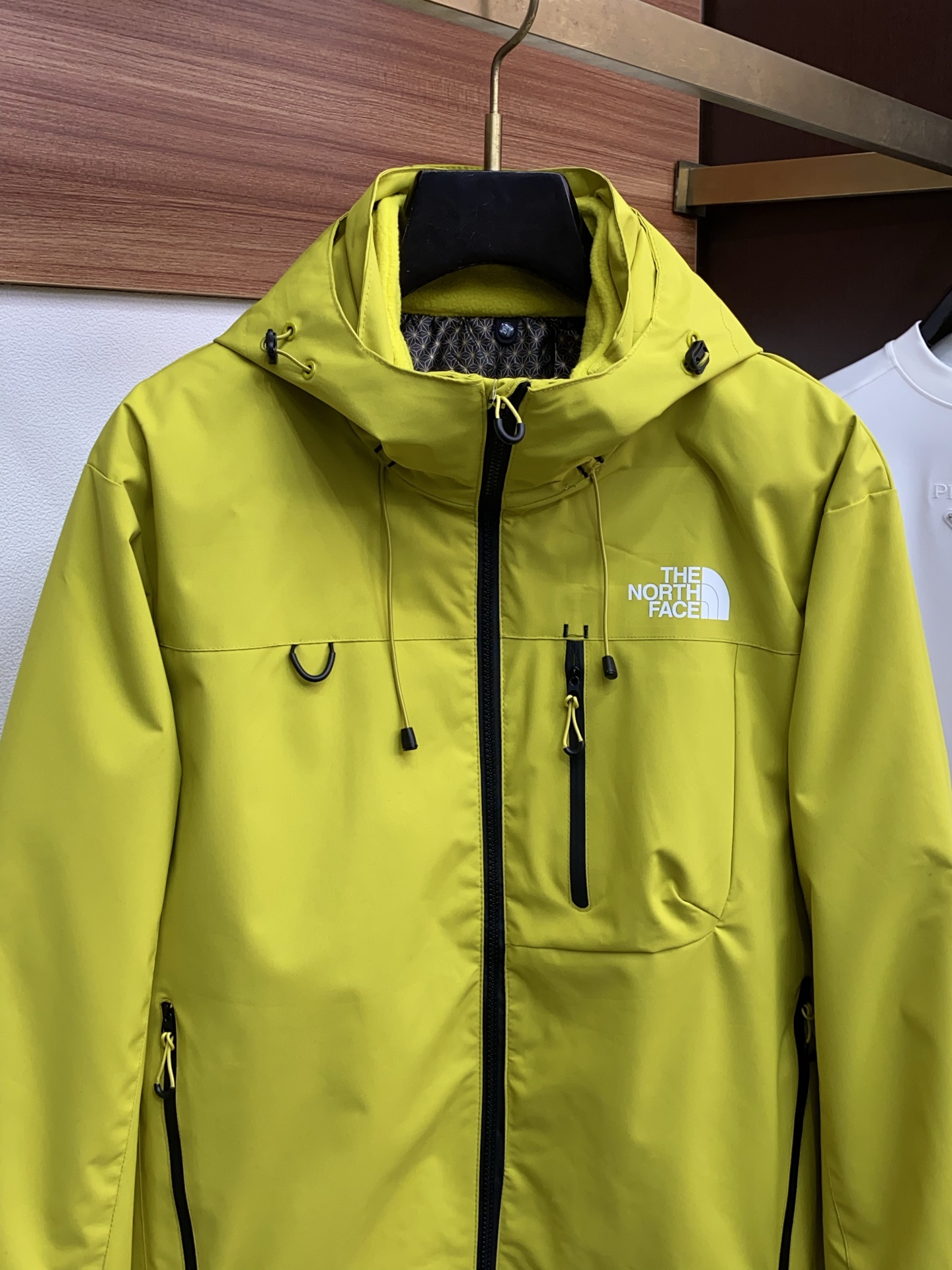 TheNorthFace北面冲锋衣2合1两件套户外徒步防风防水透汽外套+棉外套很推荐的一款户外冲锋衣版型