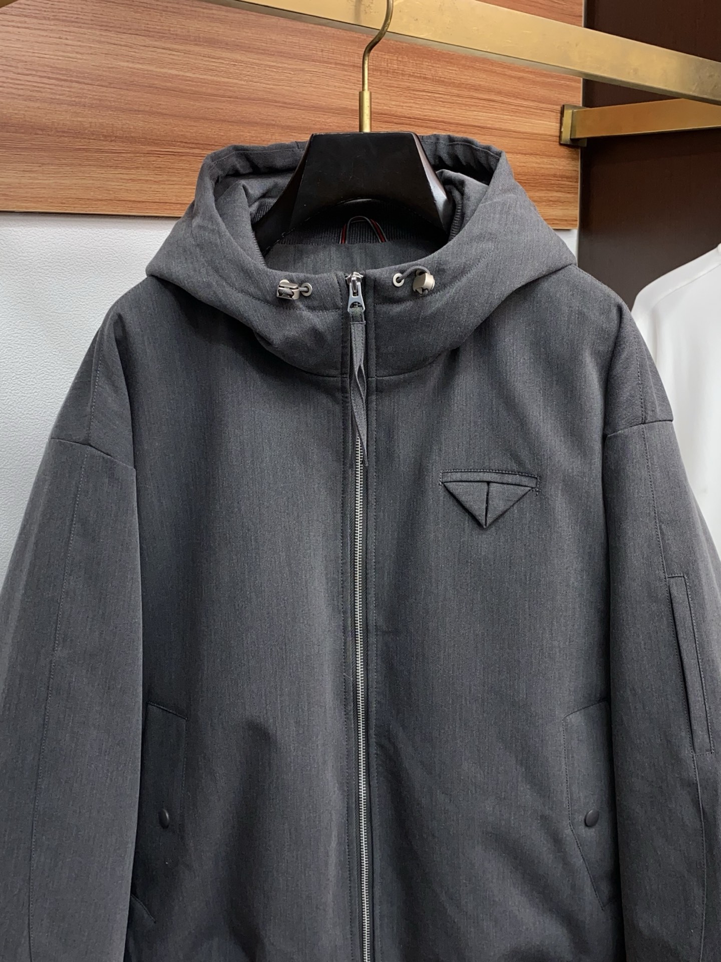 普拉达 25秋冬男士时尚羽绒服 轻奢时尚休闲风格，轻盈保暖柔软！低调系列时尚百搭，就是有型！香港贸易订单