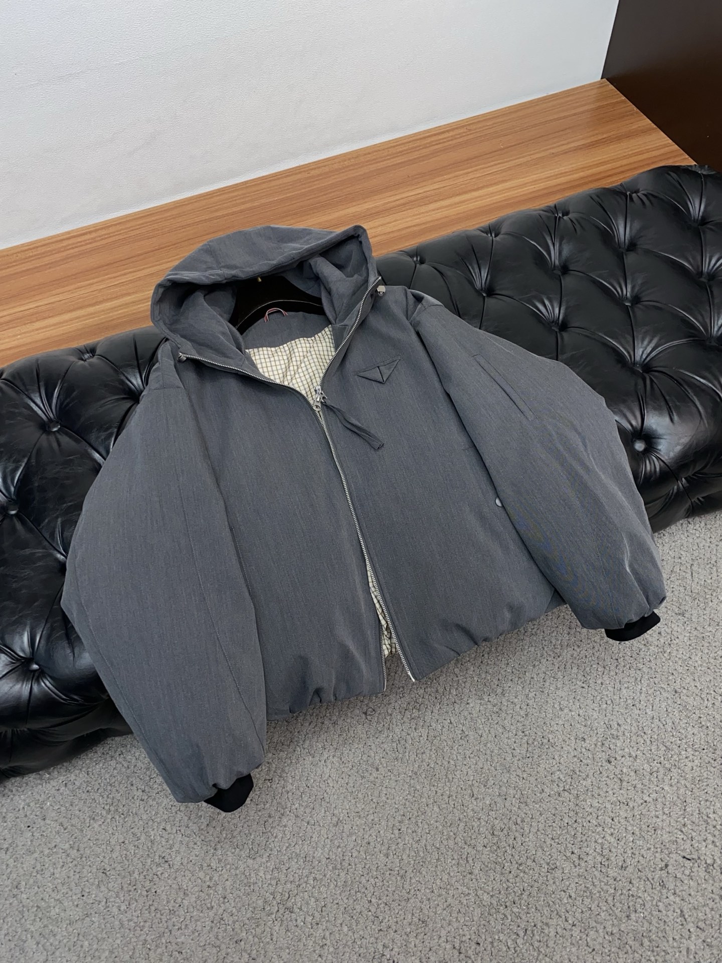 普拉达 25秋冬男士时尚羽绒服 轻奢时尚休闲风格，轻盈保暖柔软！低调系列时尚百搭，就是有型！香港贸易订单