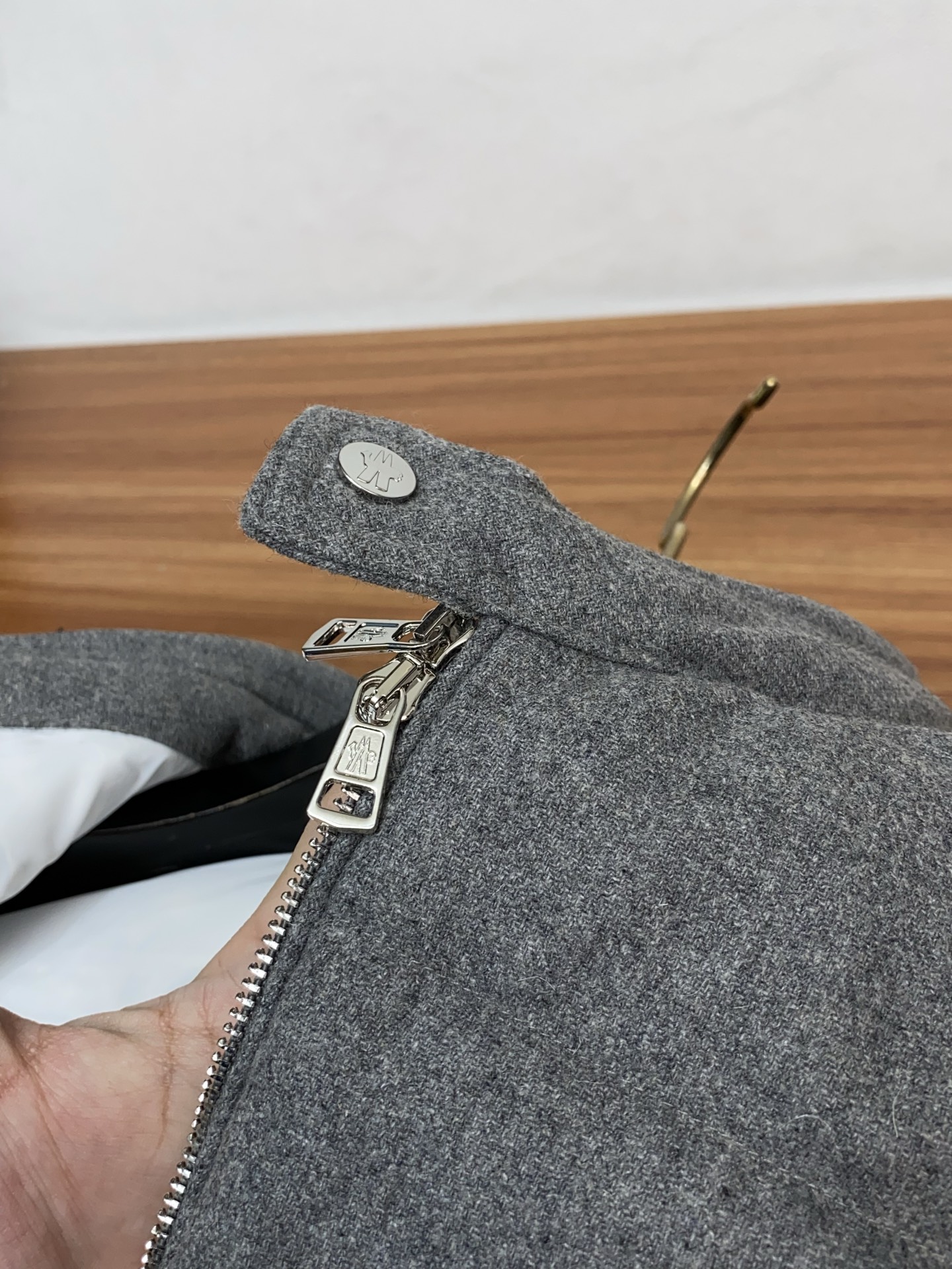 蒙口 24秋冬最新原版 羽绒马甲、内填充90白鸭绒 ，回弹性与保暖性兼圣品！这款采用国内客供顶级的纯棉织