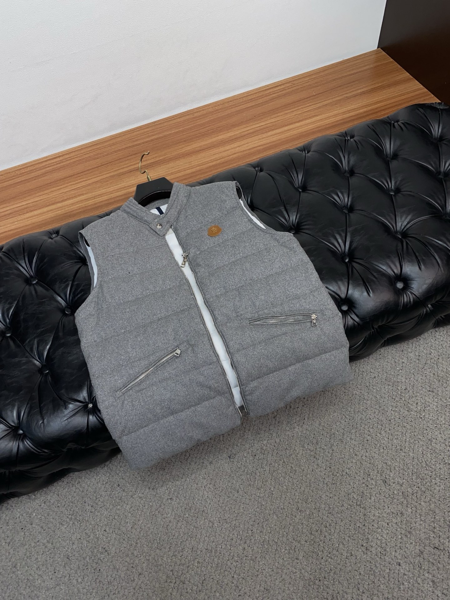 蒙口 24秋冬最新原版 羽绒马甲、内填充90白鸭绒 ，回弹性与保暖性兼圣品！这款采用国内客供顶级的纯棉织