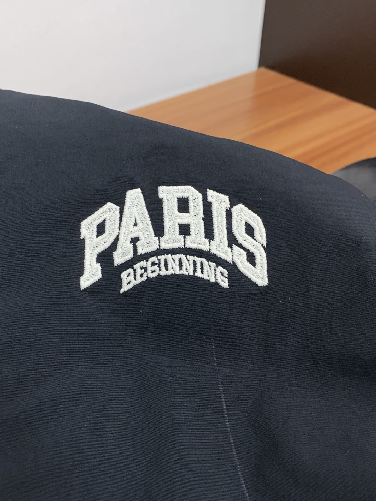 巴黎世家 25秋冬男士时尚羽绒服 轻奢时尚休闲风格，轻盈保暖柔软！低调系列时尚百搭，就是有型！香港贸易订