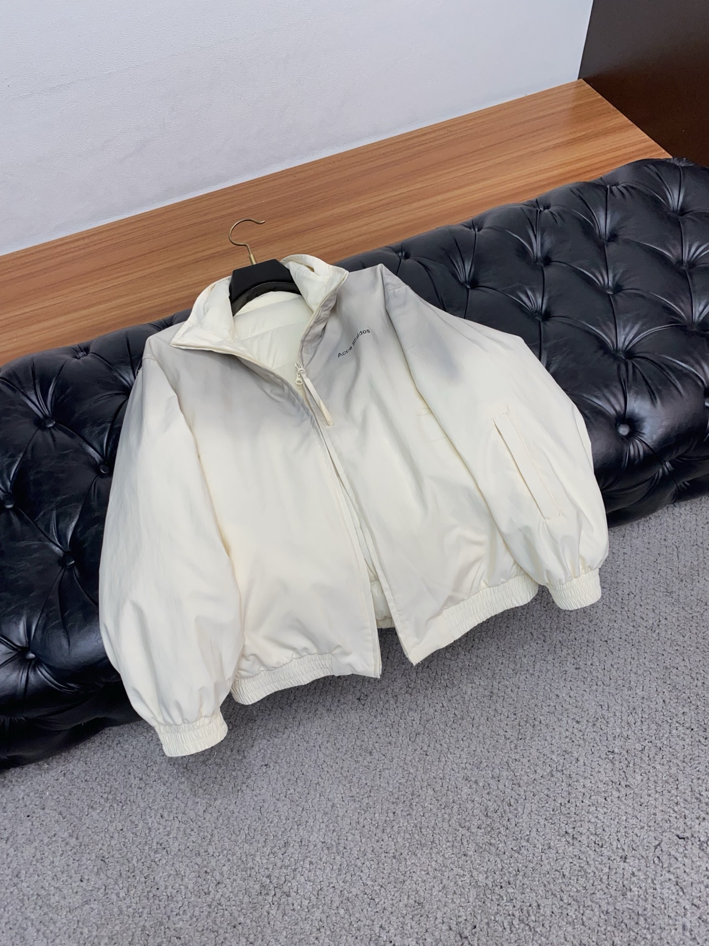 Acne25秋冬男士时尚羽绒服 轻奢时尚休闲风格，轻盈保暖柔软！低调系列时尚百搭，就是有型！香港贸易订单