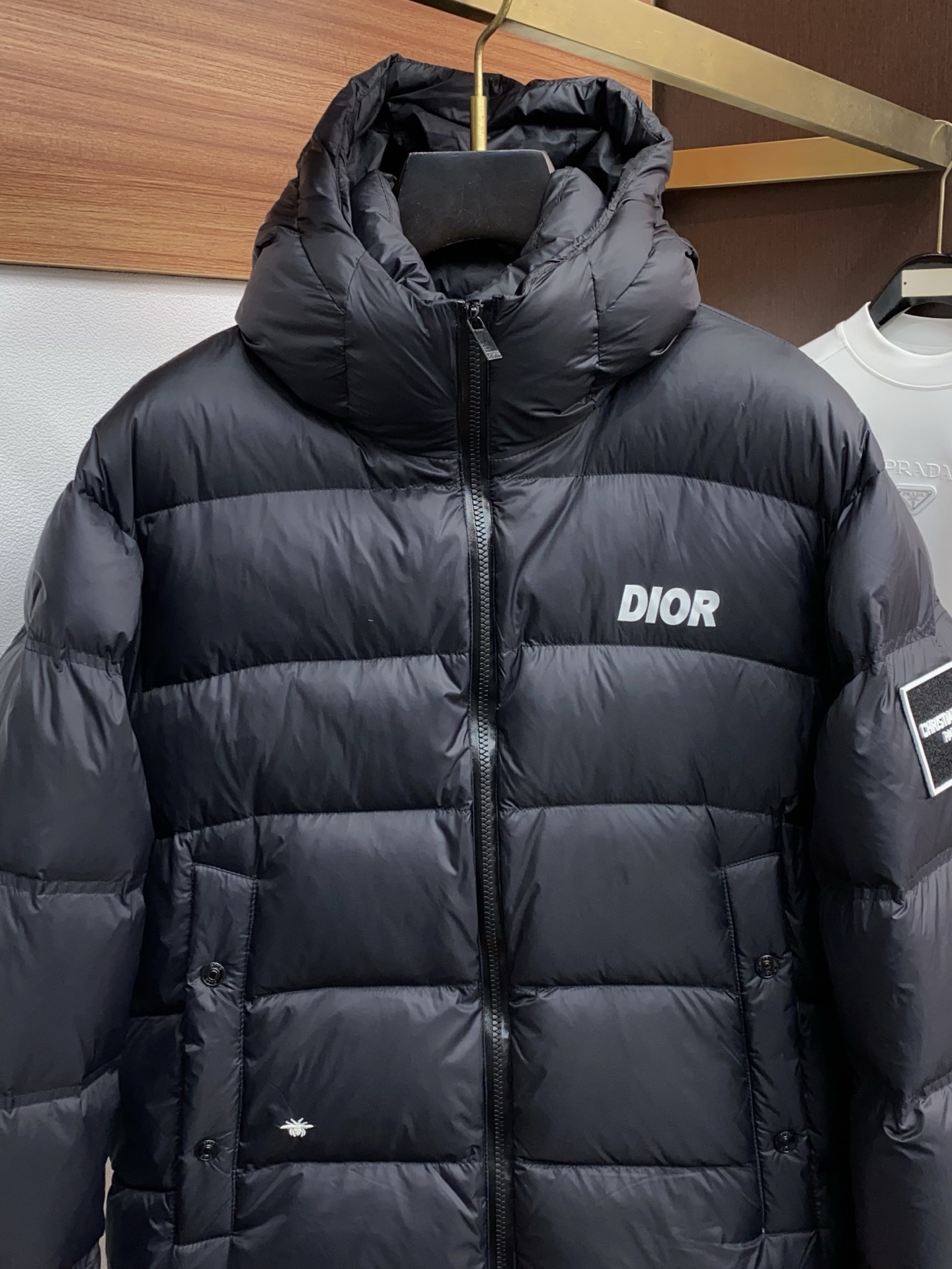 迪奥 秋冬最新原版 羽绒服内填充90白鸭绒 ，回弹性与保暖性兼圣品！这款采用国内客供顶级的尼龙织物面料面