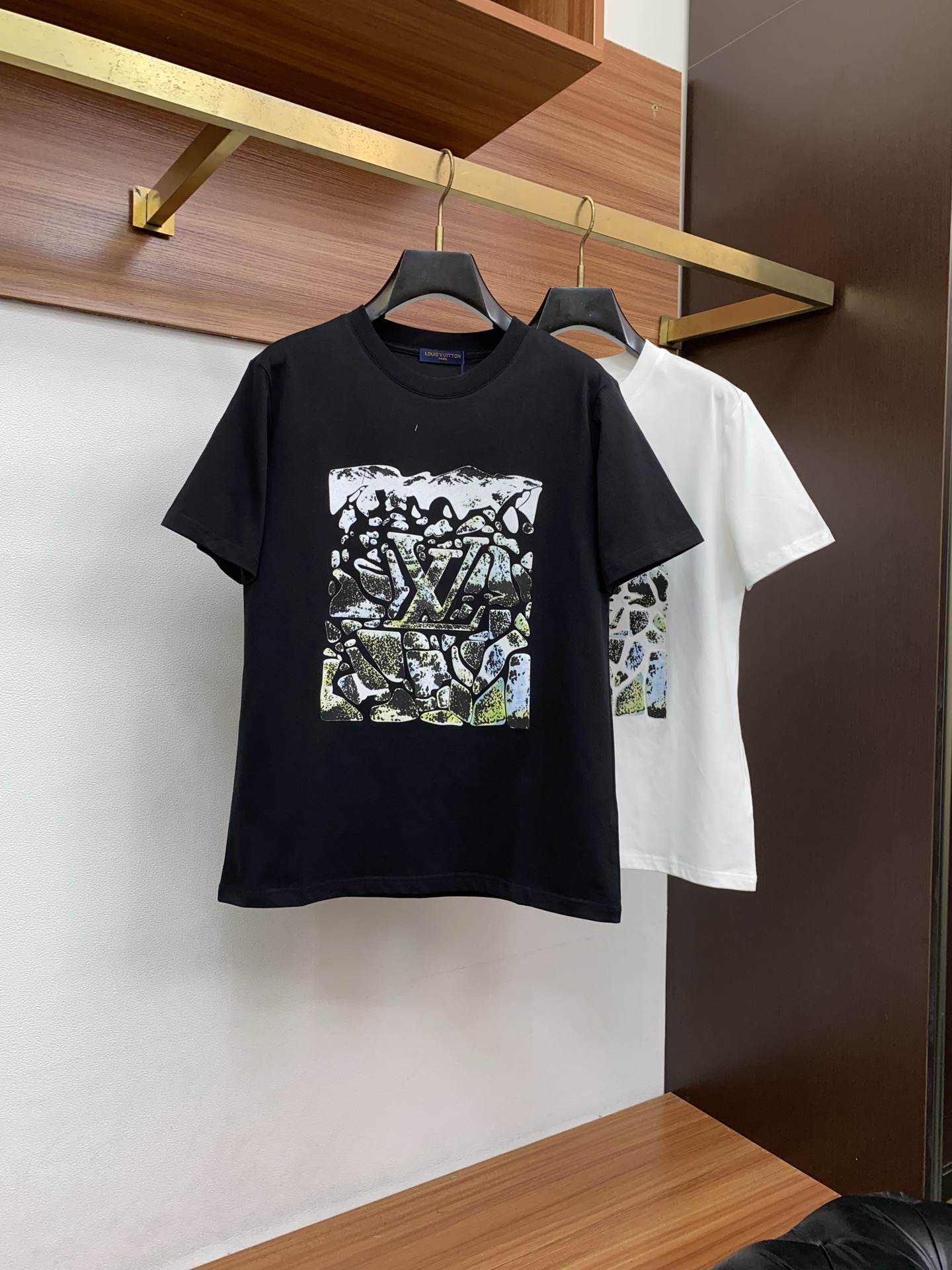 。🩵26SS春夏新款 纯棉质圆领短袖 男士基础款纯白专柜短袖T恤衫！贸易公司渠道稀出，同步官网发售！基础