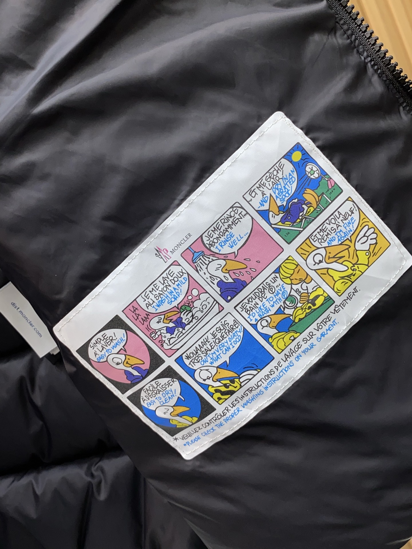 蒙口 24秋冬最新原版 羽绒马甲、内填充90白鸭绒 ，回弹性与保暖性兼圣品！这款采用国内客供顶级的尼龙织