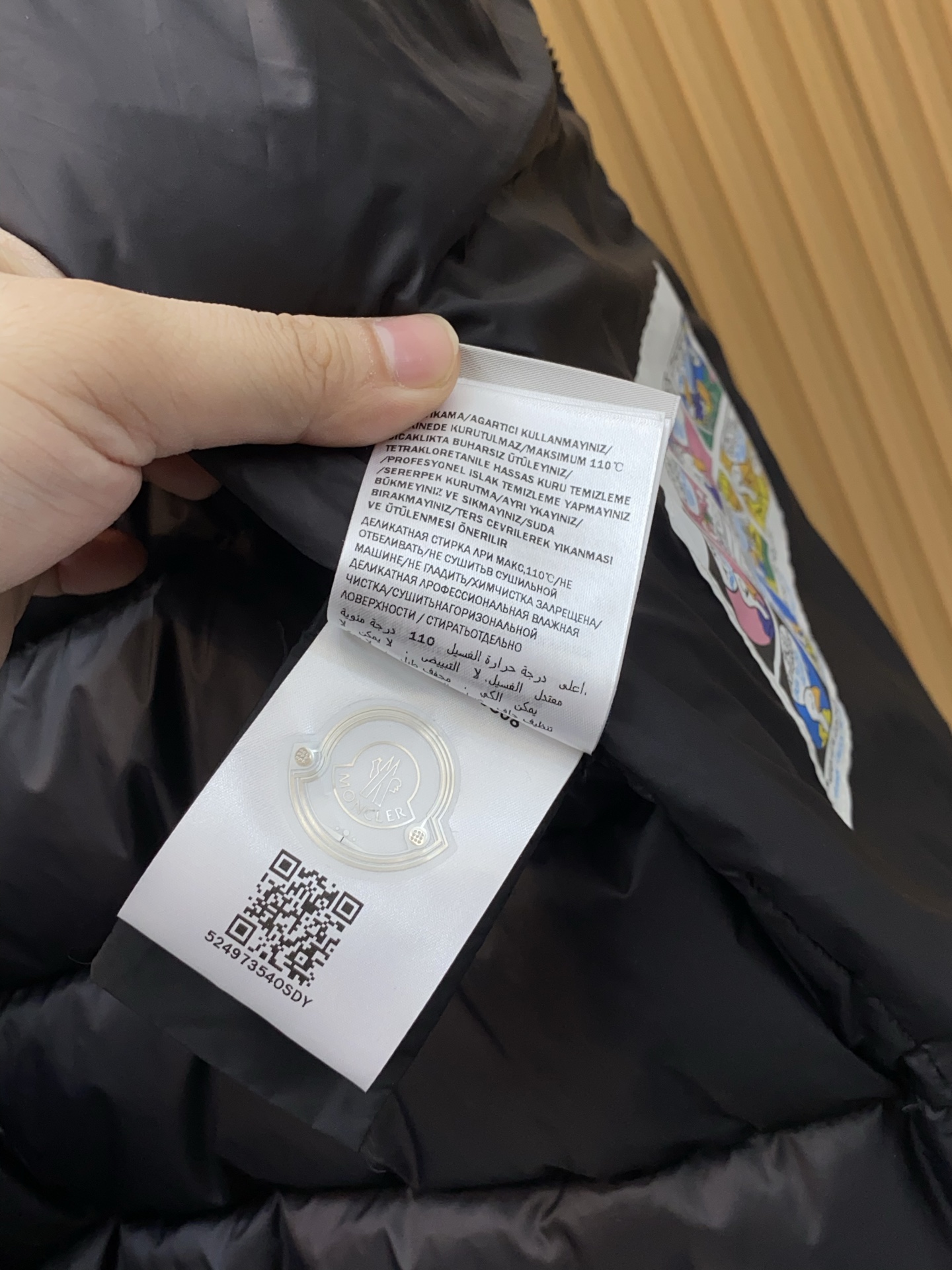 蒙口 24秋冬最新原版 羽绒马甲、内填充90白鸭绒 ，回弹性与保暖性兼圣品！这款采用国内客供顶级的尼龙织