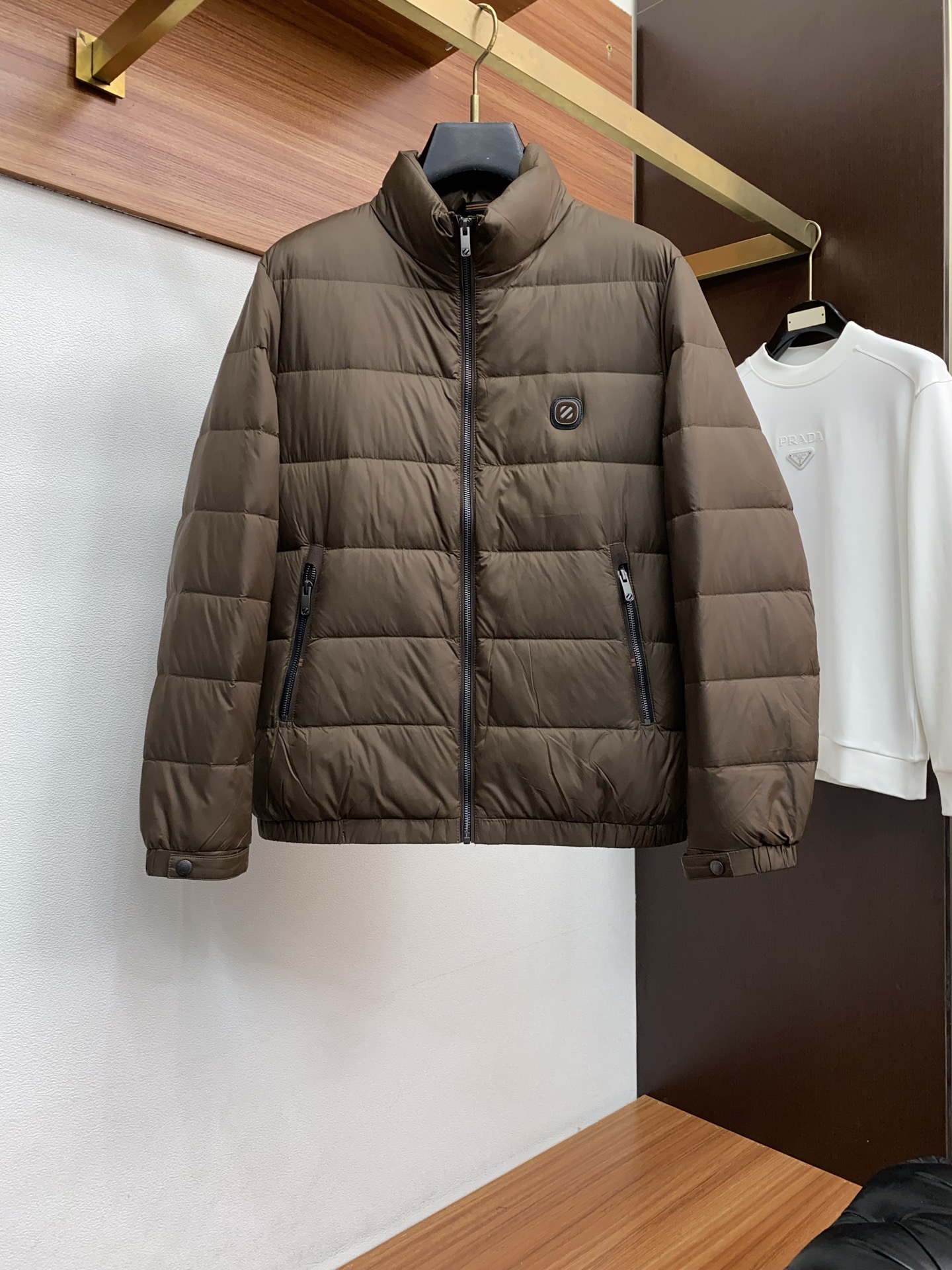 杰尼亚 秋冬最新原版 羽绒服内填充白鸭绒 ，回弹性与保暖性兼圣品！这款采用国内客供顶级的尼龙织物面料面料