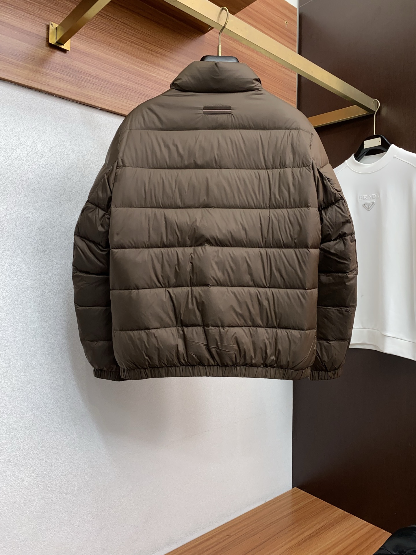 杰尼亚 秋冬最新原版 羽绒服内填充白鸭绒 ，回弹性与保暖性兼圣品！这款采用国内客供顶级的尼龙织物面料面料