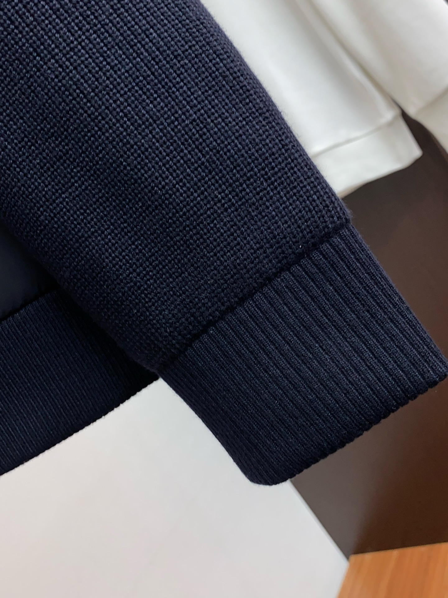 lp🆕 诺悠翩雅 秋冬最新原版 羽绒服内填充白鸭绒 ，回弹性与保暖性兼圣品！这款采用国内客供顶级的尼龙织