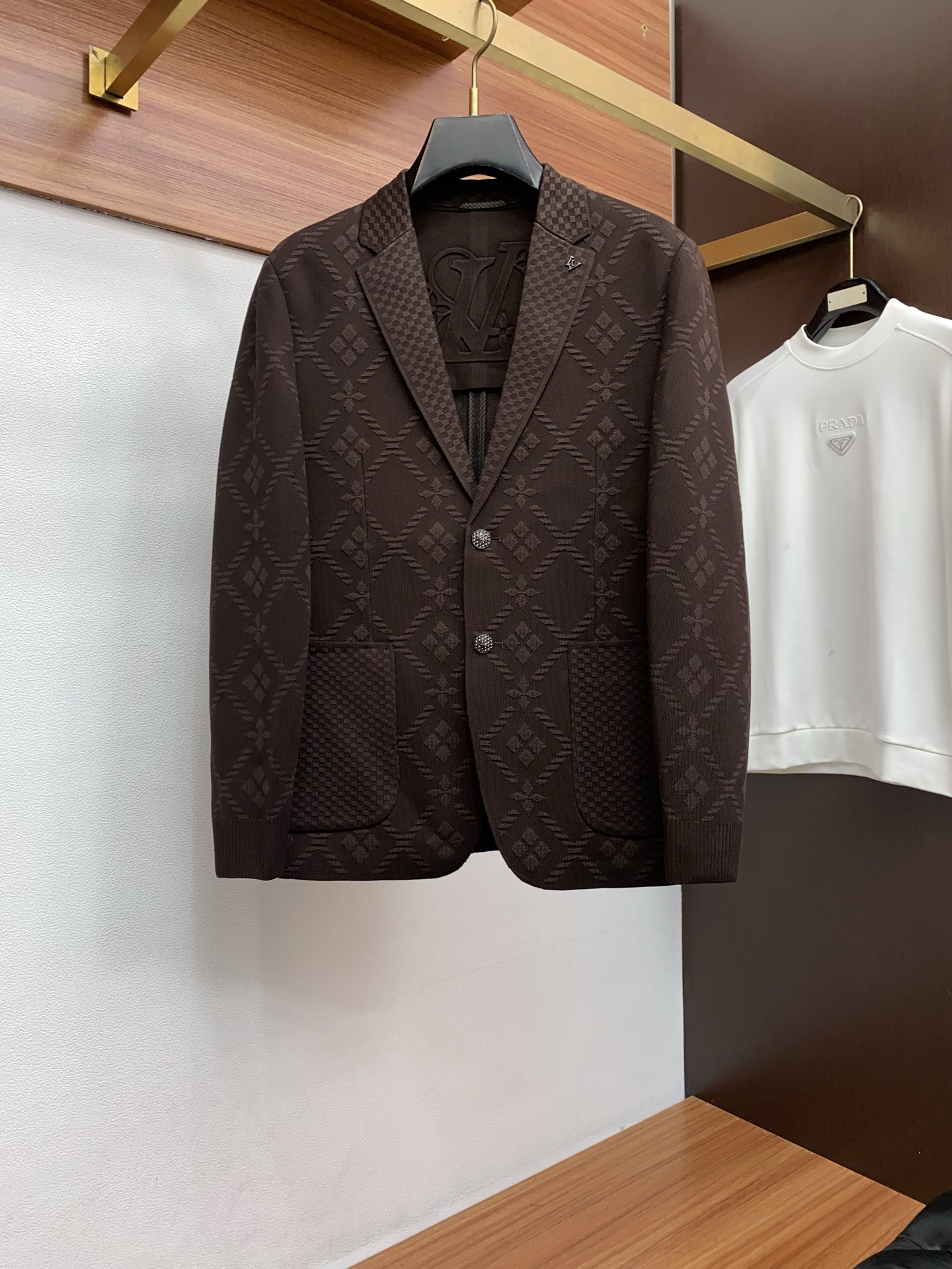 好v路易威登 高端推荐牛货 2025秋冬款商务翻领男士西装领夹克外套 贵族血统 蓬松感十足 御寒神器 高