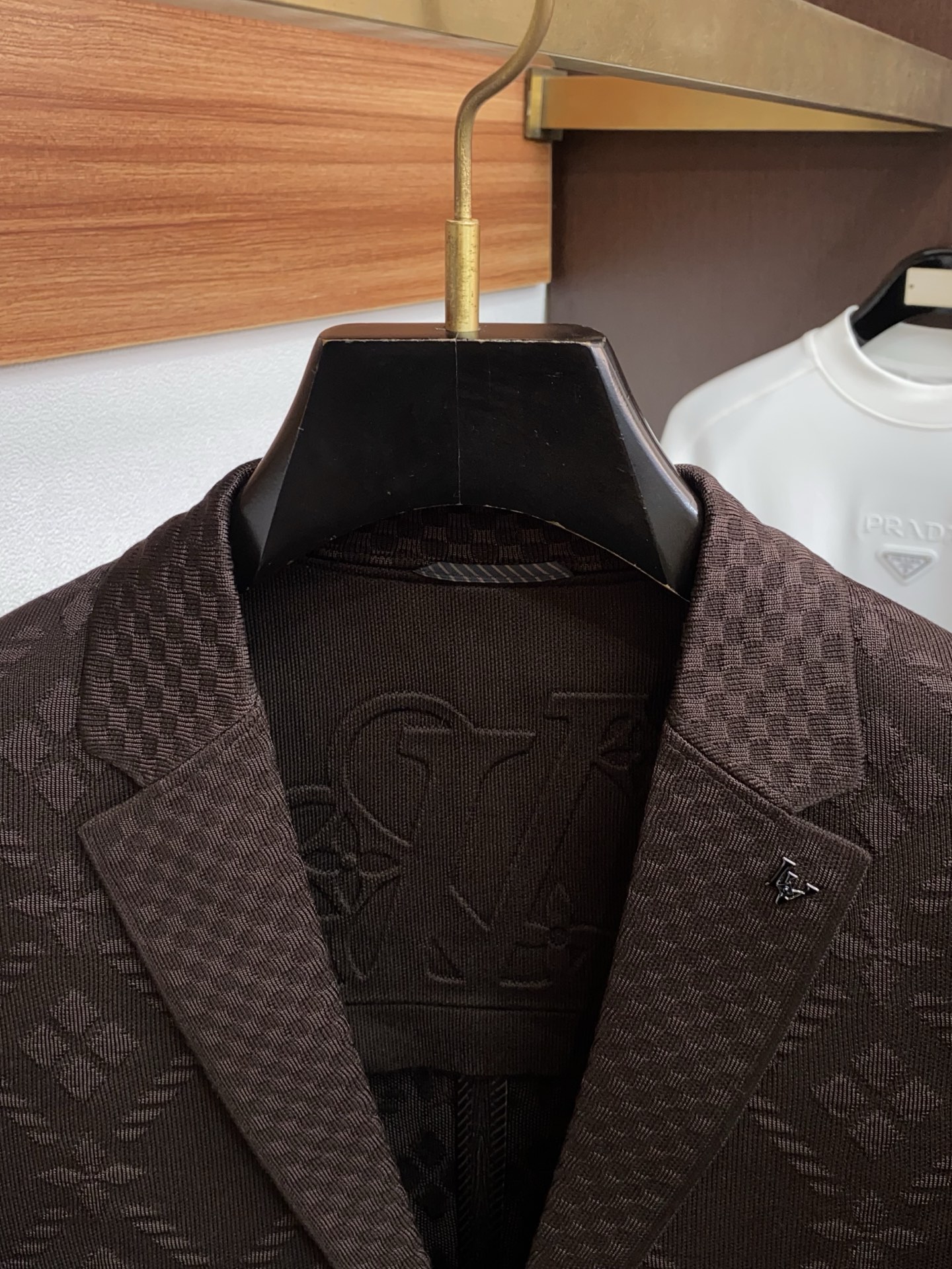 好v路易威登 高端推荐牛货 2025秋冬款商务翻领男士西装领夹克外套 贵族血统 蓬松感十足 御寒神器 高