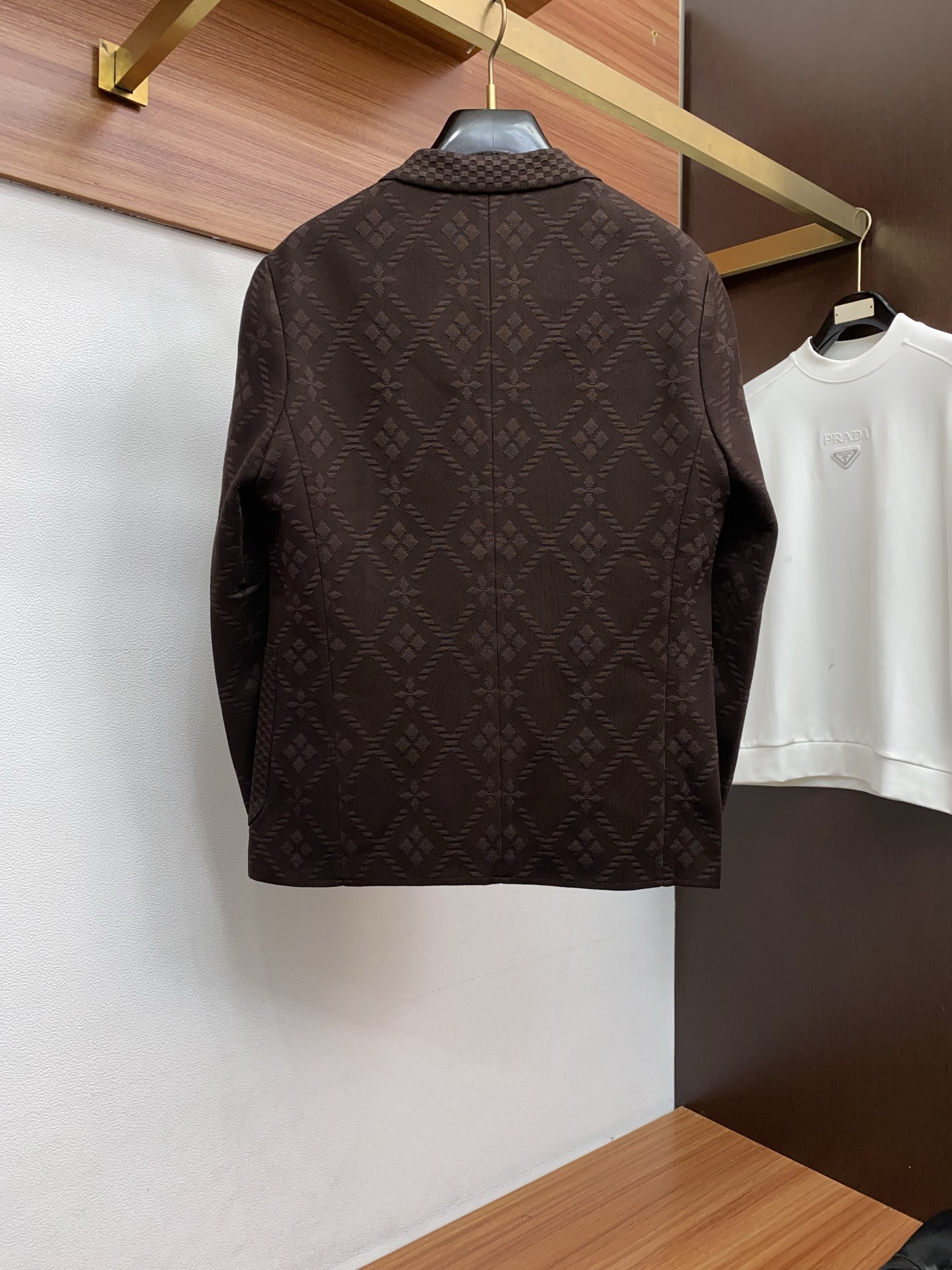 好v路易威登 高端推荐牛货 2025秋冬款商务翻领男士西装领夹克外套 贵族血统 蓬松感十足 御寒神器 高