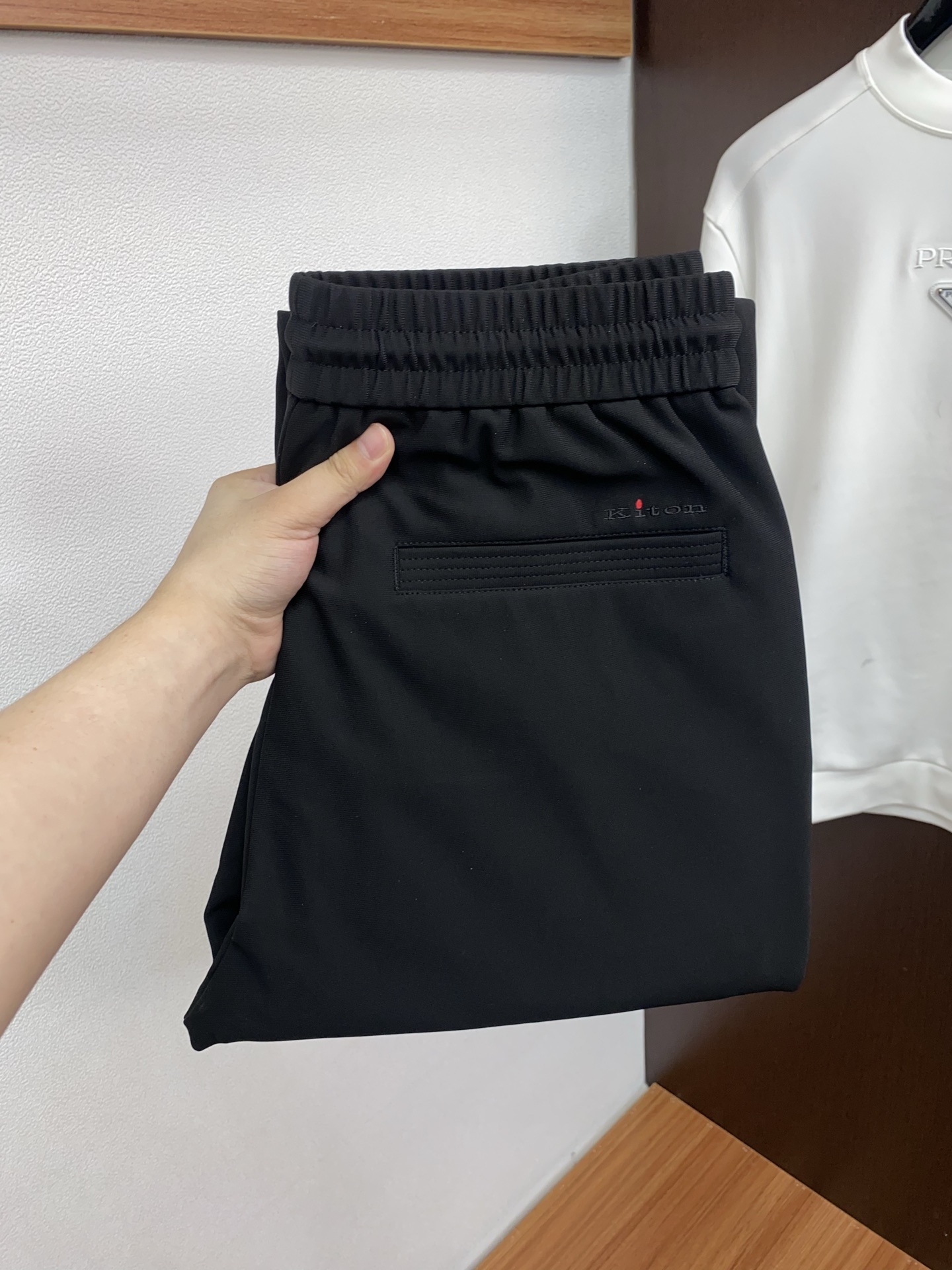 kiton 2025ss秋冬新品 重工面料版型挺直 男士精品休闲裤顶级面料休闲裤，最新款上身版型无敌正!