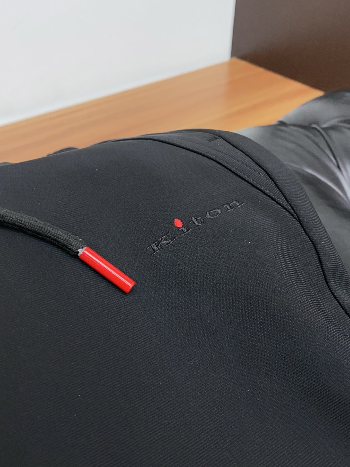 kiton 2025ss秋冬新品 重工面料版型挺直 男士精品休闲裤顶级面料休闲裤，最新款上身版型无敌正!