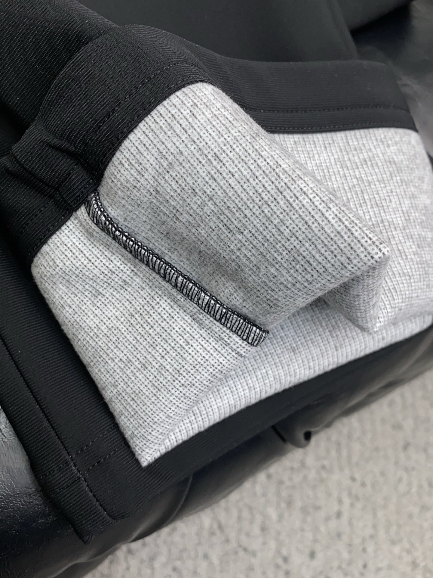 kiton 2025ss秋冬新品 重工面料版型挺直 男士精品休闲裤顶级面料休闲裤，最新款上身版型无敌正!