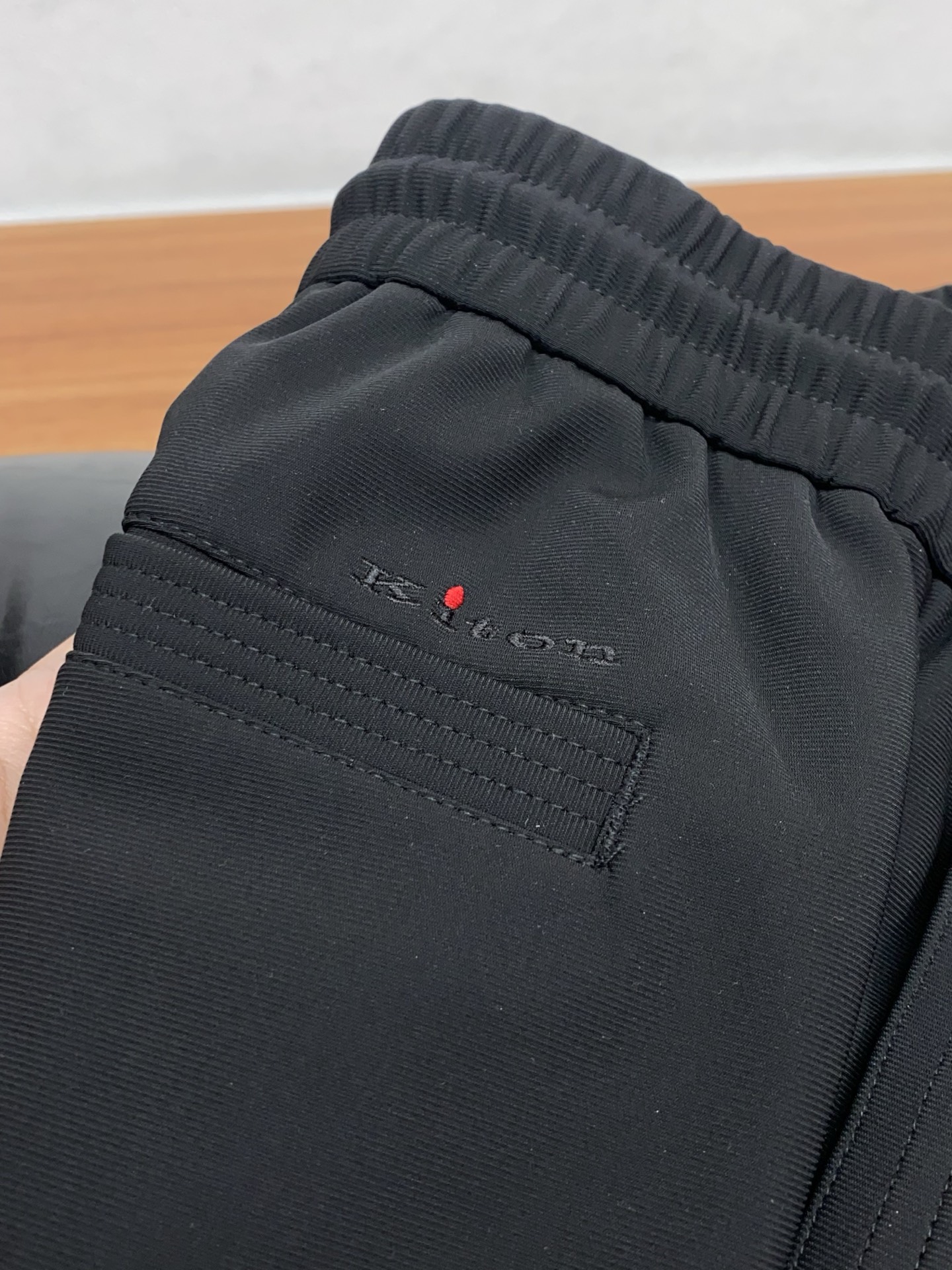 kiton 2025ss秋冬新品 重工面料版型挺直 男士精品休闲裤顶级面料休闲裤，最新款上身版型无敌正!