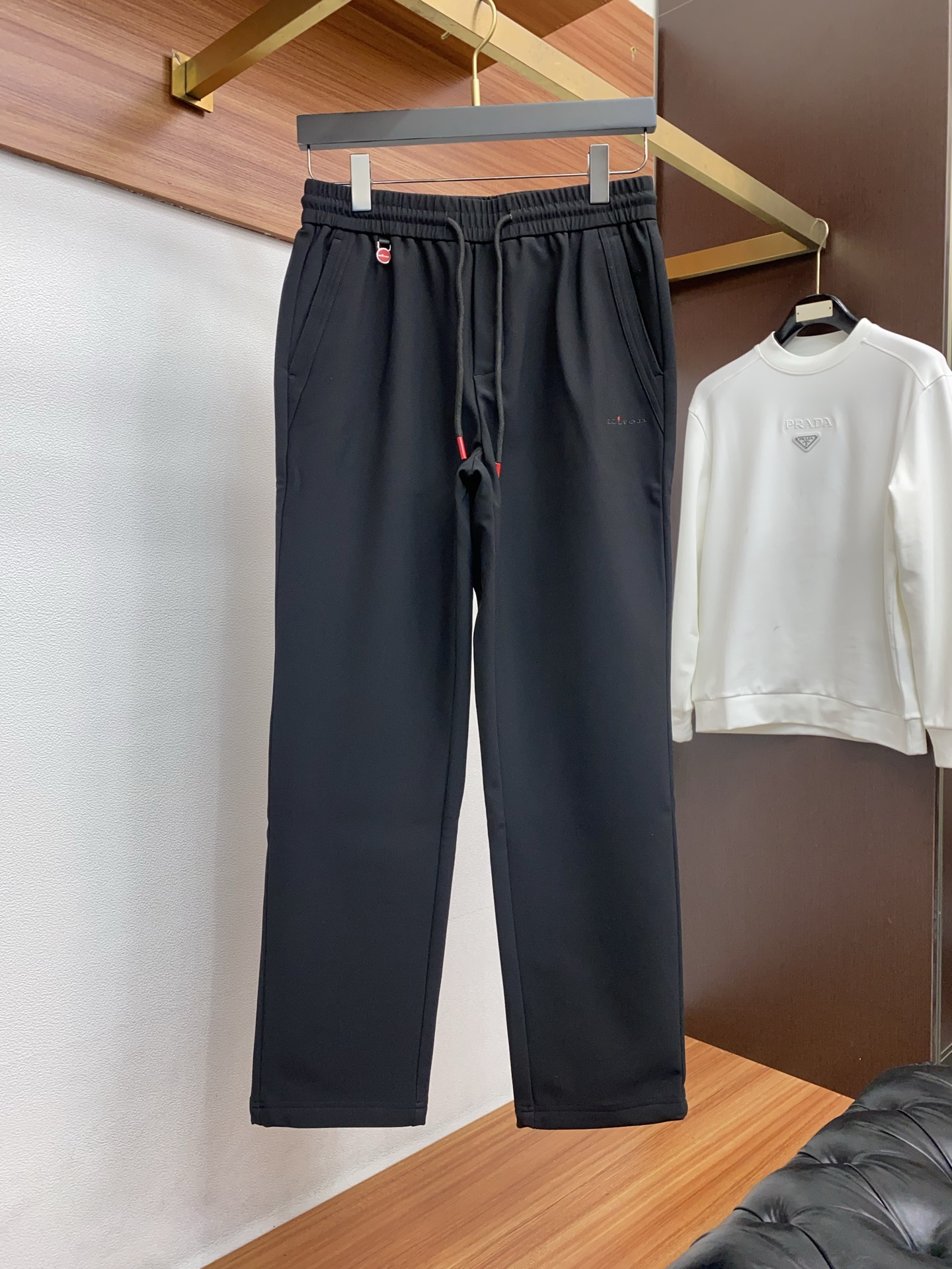 kiton 2025ss秋冬新品 重工面料版型挺直 男士精品休闲裤顶级面料休闲裤，最新款上身版型无敌正!