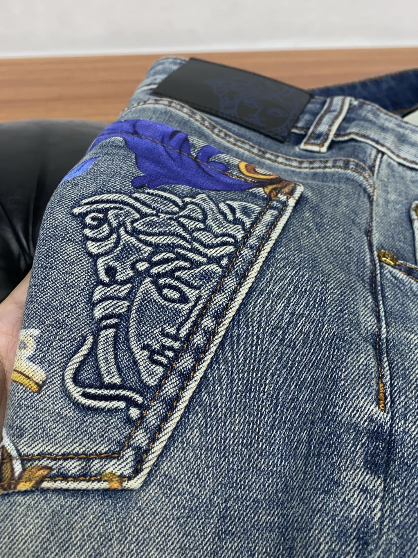 范思哲 高端定制、2026早春最新款牛仔裤 柜台同步发售 原版定制复刻 客供五金辅料 原单品质 进口牛仔