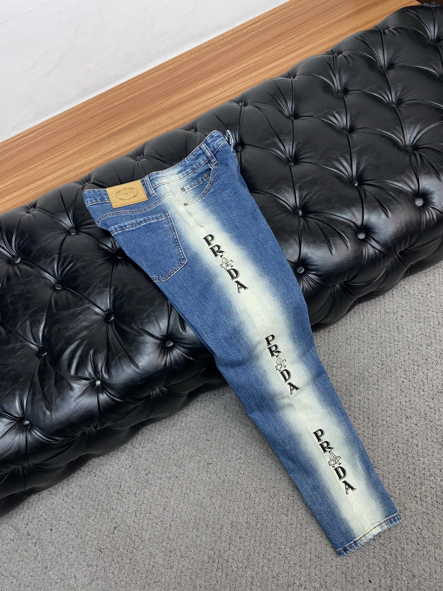 🌾 普拉达 高端定制、2026早春最新款牛仔裤 柜台同步发售 原版定制复刻 客供五金辅料 原单品质 进口