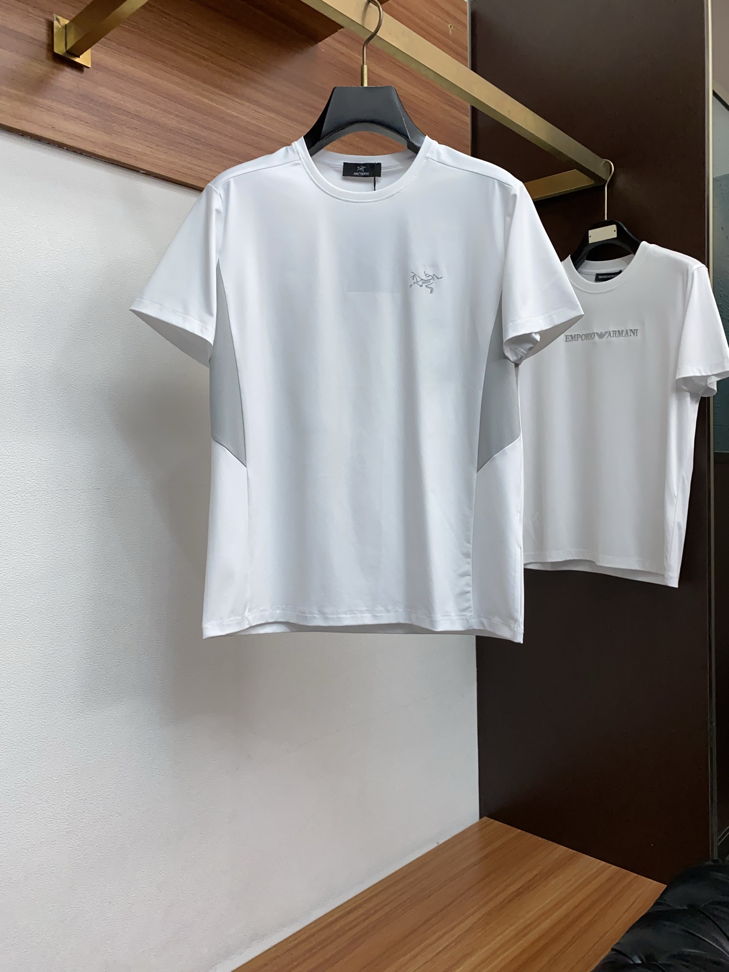 始祖鸟 26SS春夏新款 纯棉质圆领短袖 男士基础款纯白专柜短袖T恤衫！贸易公司渠道稀出，同步官网发售！