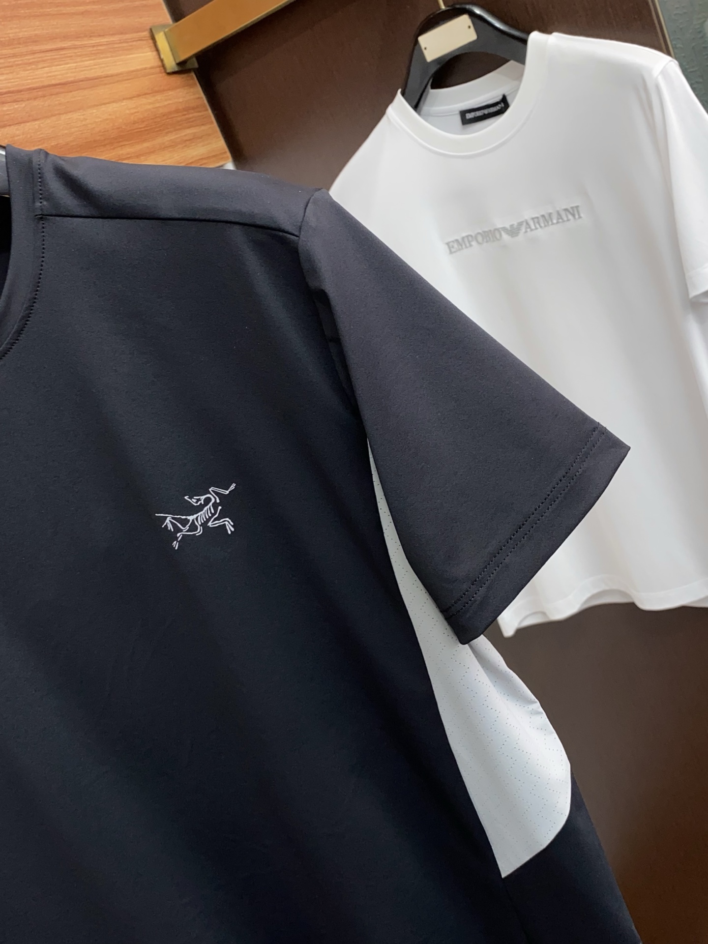 始祖鸟 26SS春夏新款 纯棉质圆领短袖 男士基础款纯白专柜短袖T恤衫！贸易公司渠道稀出，同步官网发售！