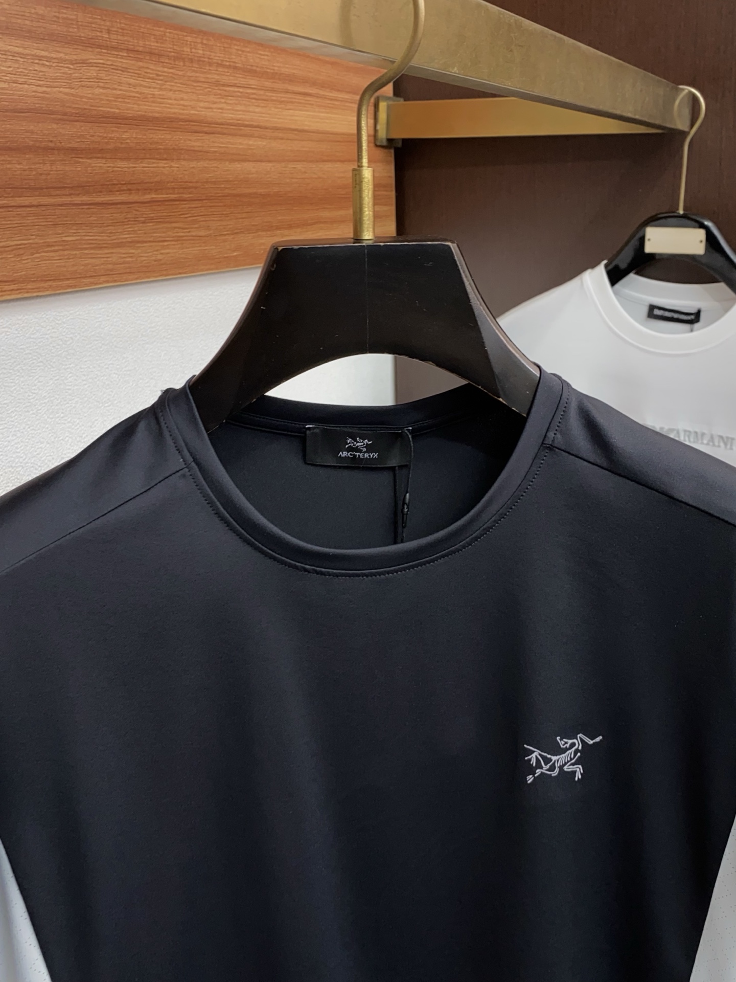 始祖鸟 26SS春夏新款 纯棉质圆领短袖 男士基础款纯白专柜短袖T恤衫！贸易公司渠道稀出，同步官网发售！