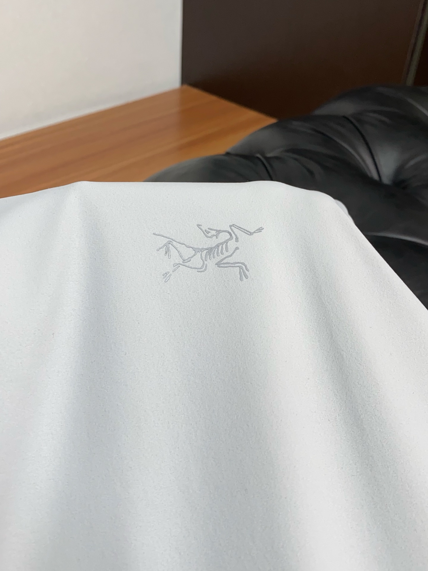 始祖鸟 26SS春夏新款 纯棉质圆领短袖 男士基础款纯白专柜短袖T恤衫！贸易公司渠道稀出，同步官网发售！