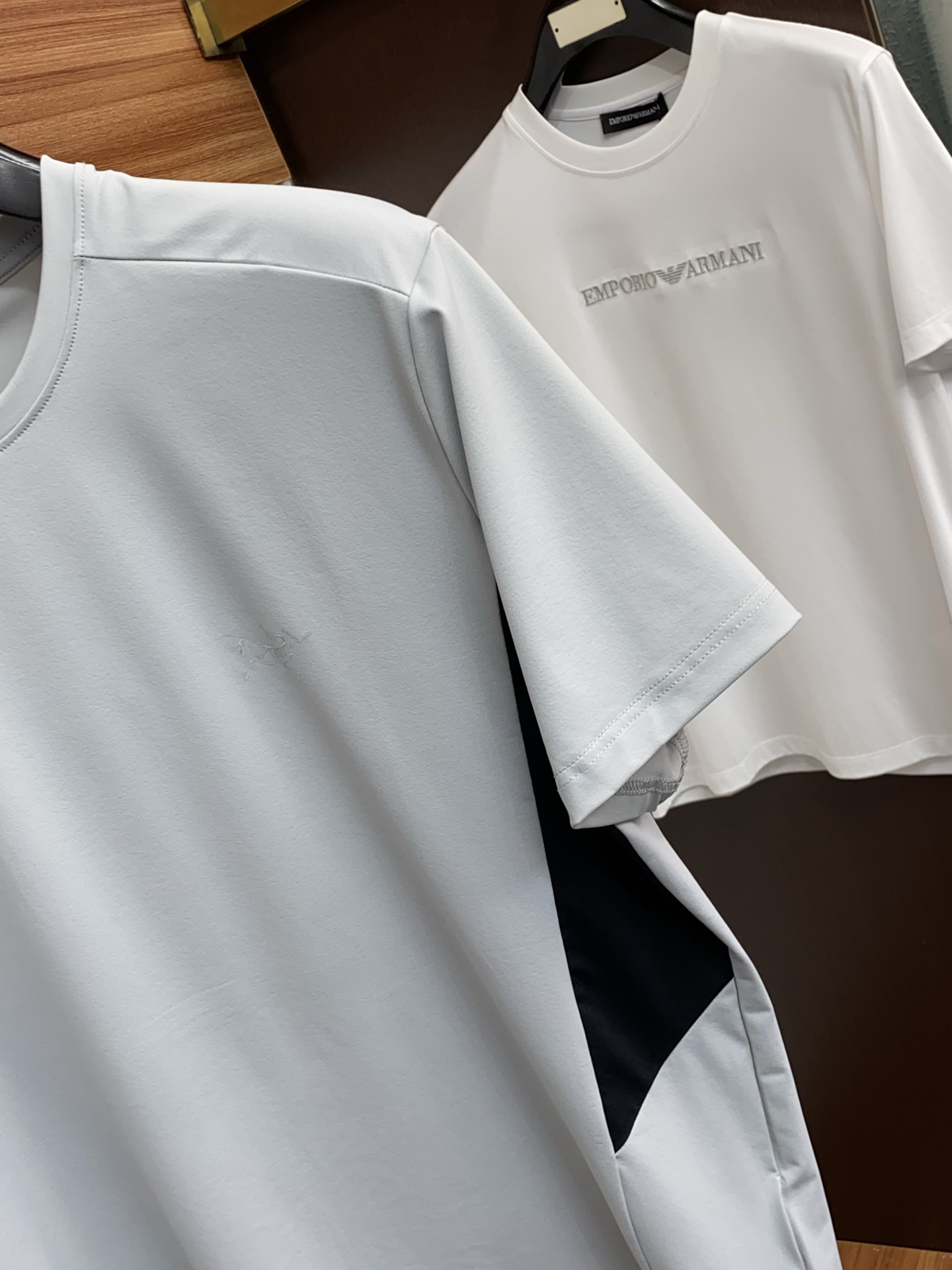 始祖鸟 26SS春夏新款 纯棉质圆领短袖 男士基础款纯白专柜短袖T恤衫！贸易公司渠道稀出，同步官网发售！