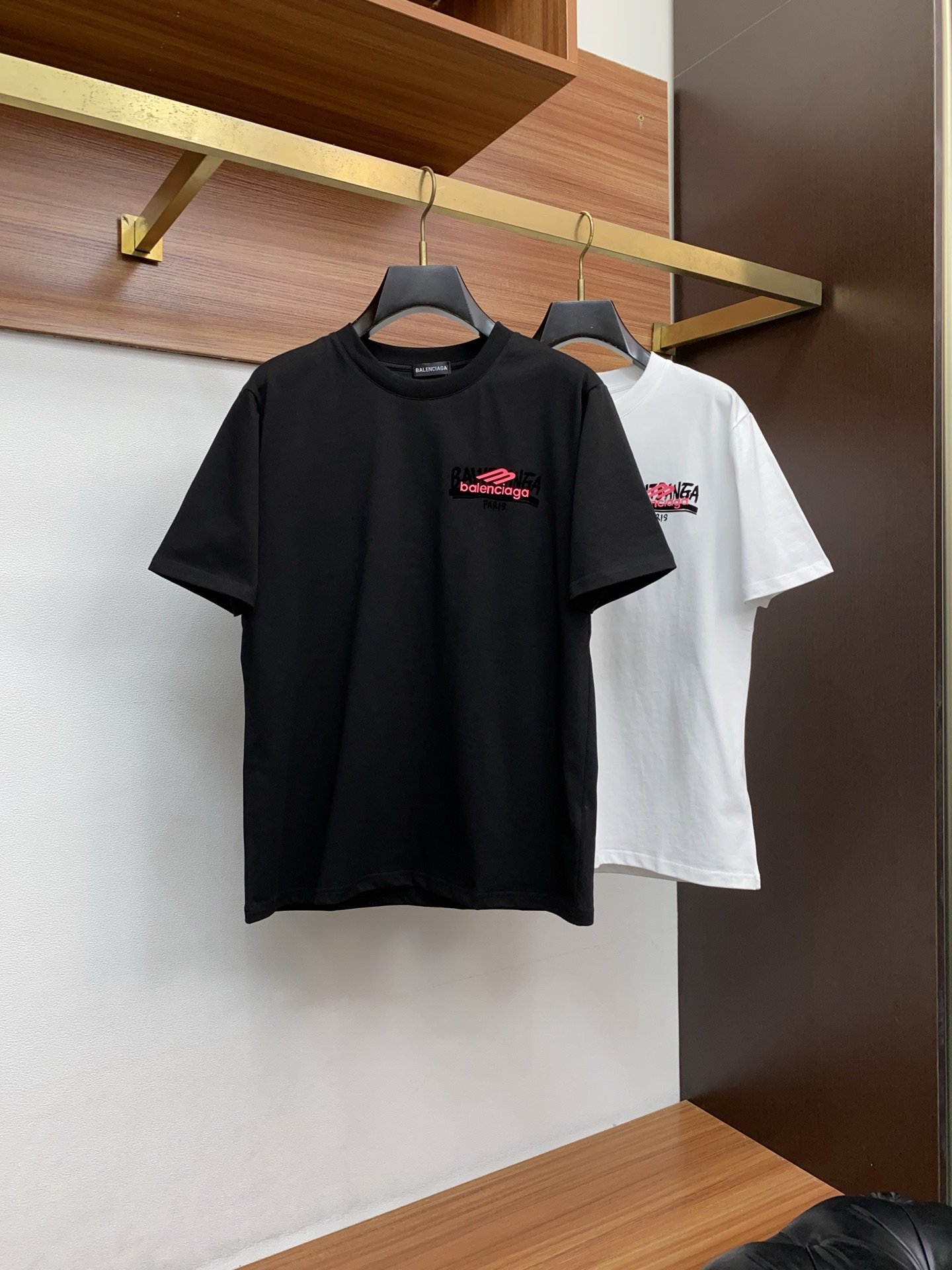 巴黎世家 26SS春夏新款 纯棉质圆领短袖 男士基础款纯白专柜短袖T恤衫！贸易公司渠道稀出，同步官网发售